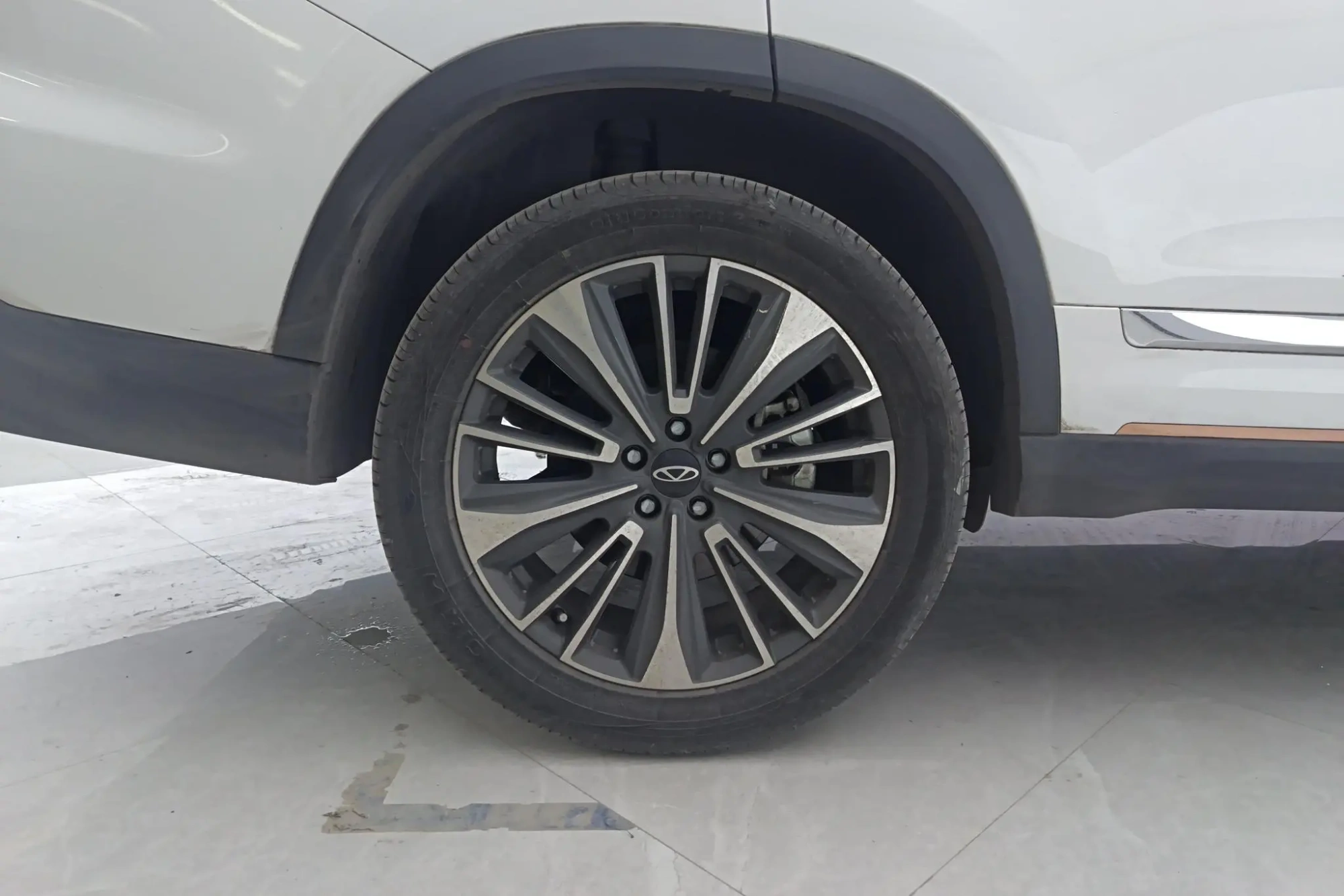Chery Fulwin Tiggo 8 PRO Champion Edition 390T two-wheel drive Peak Edition 5 seats