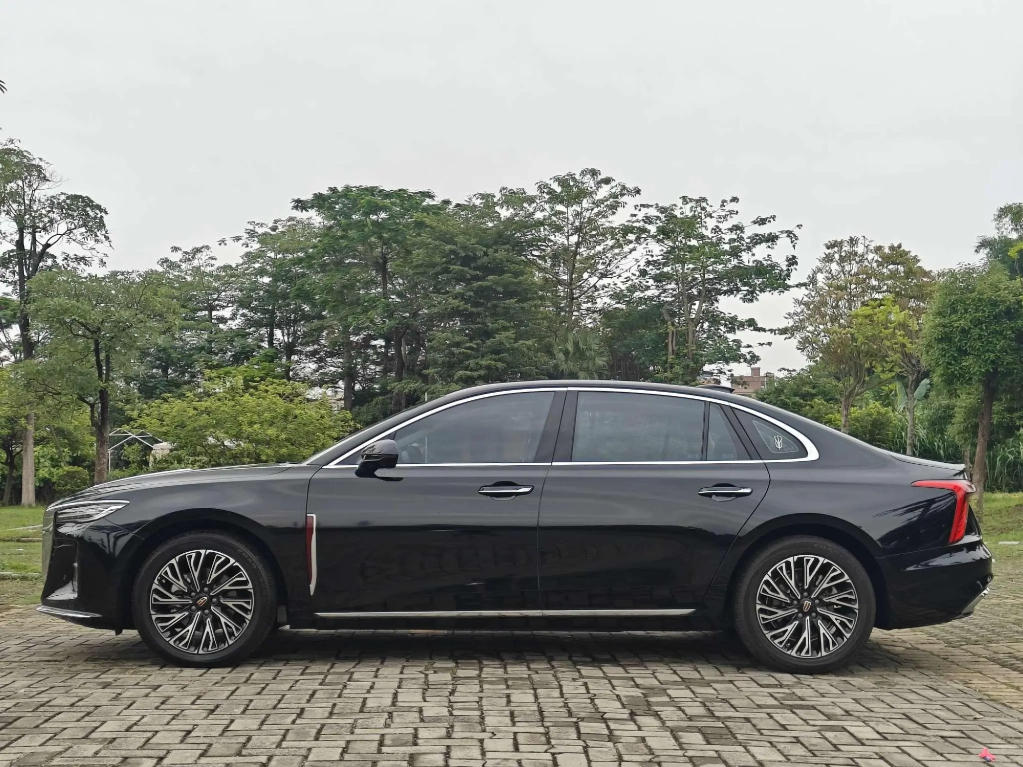 Hongqi Hongqi H5 2.0T Automatic Zhilian Qichang Version