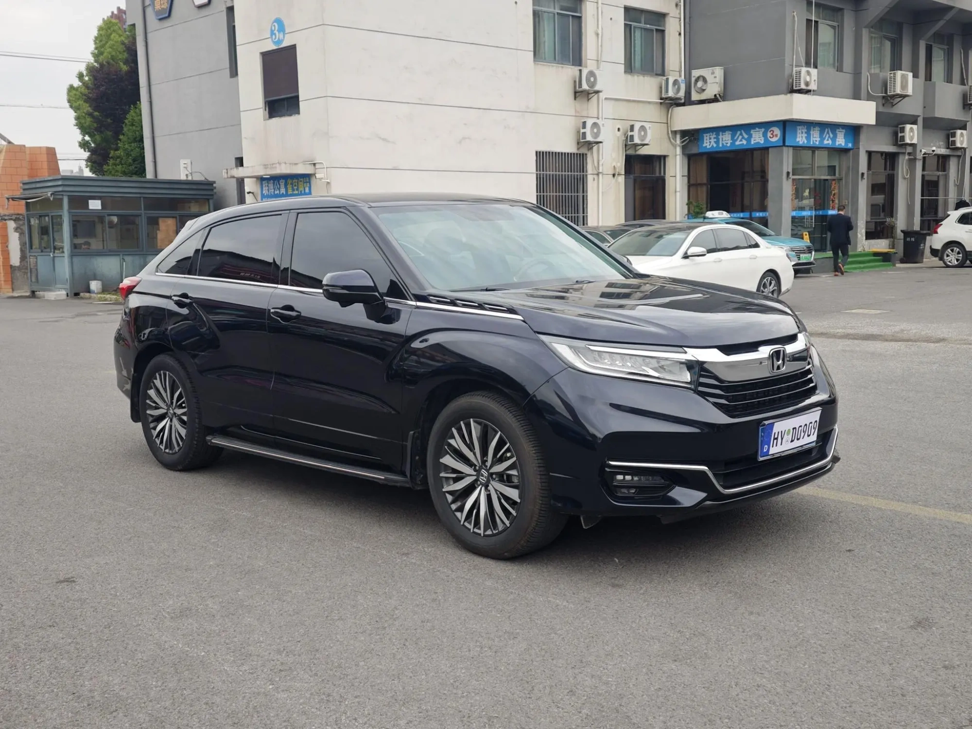 Honda Crown Road 370 TURBO 9AT Deluxe Edition