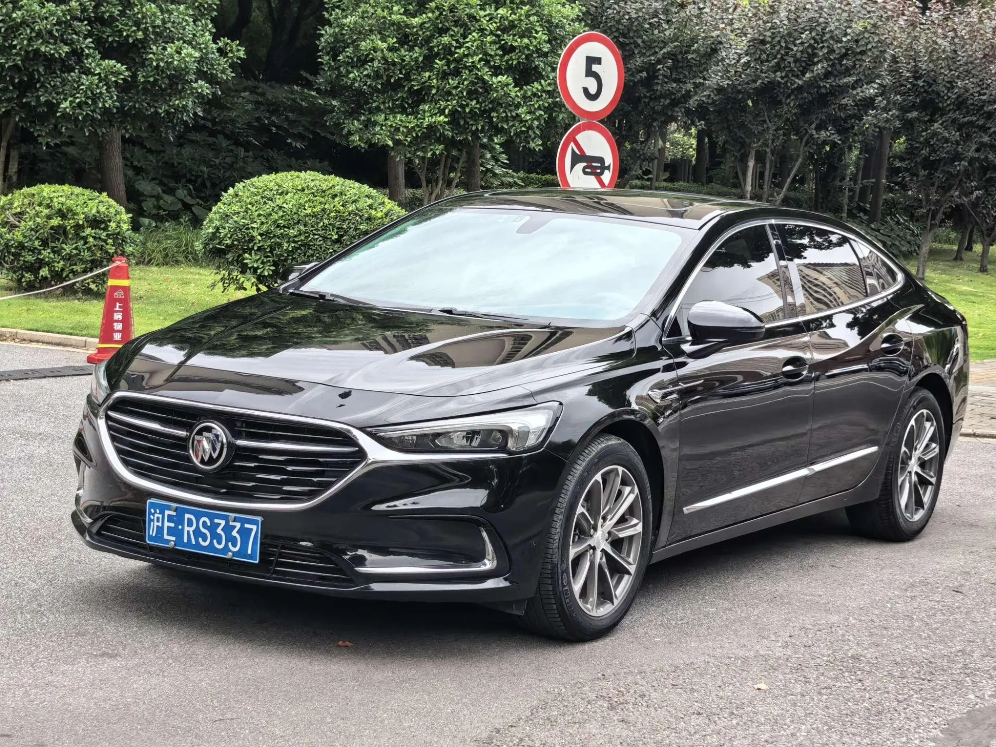 Buick Lacrosse 652T luxury