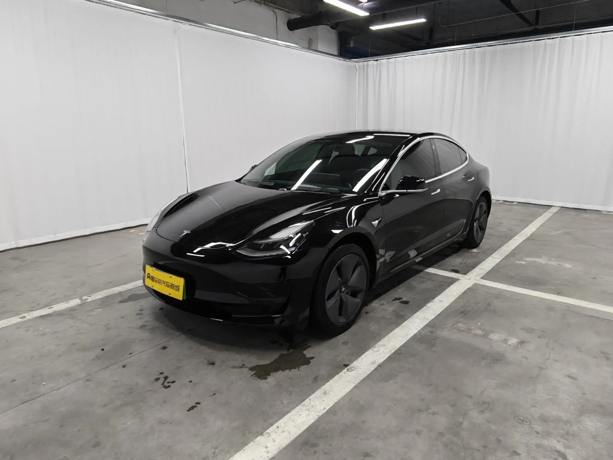 Tesla Model 3 Upgraded version of standard battery life rear drive