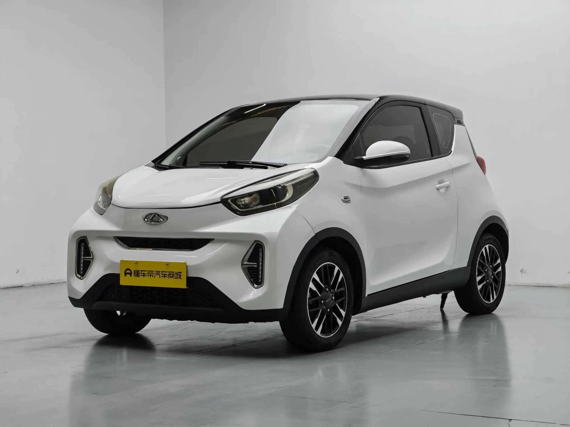Chery Fulwin Little ant Sweet powder semi-sugar version lithium iron phosphate 30.7 kWh 30kW 301km