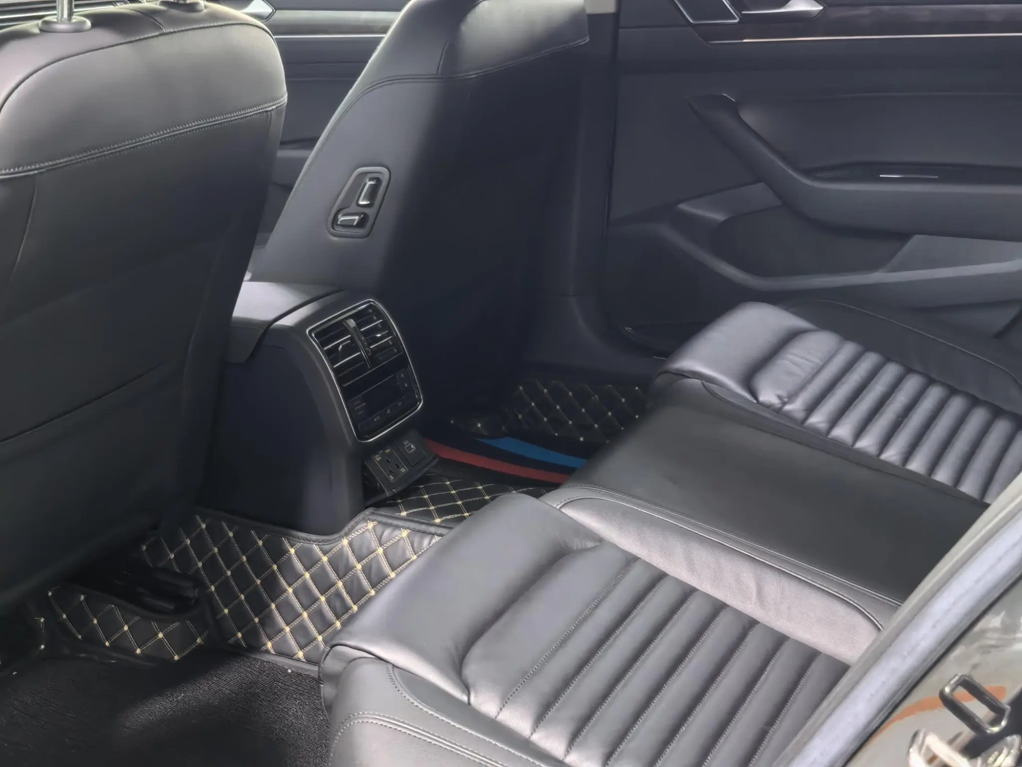 Volkswagen Magotan 330TSI DSG luxury Country V