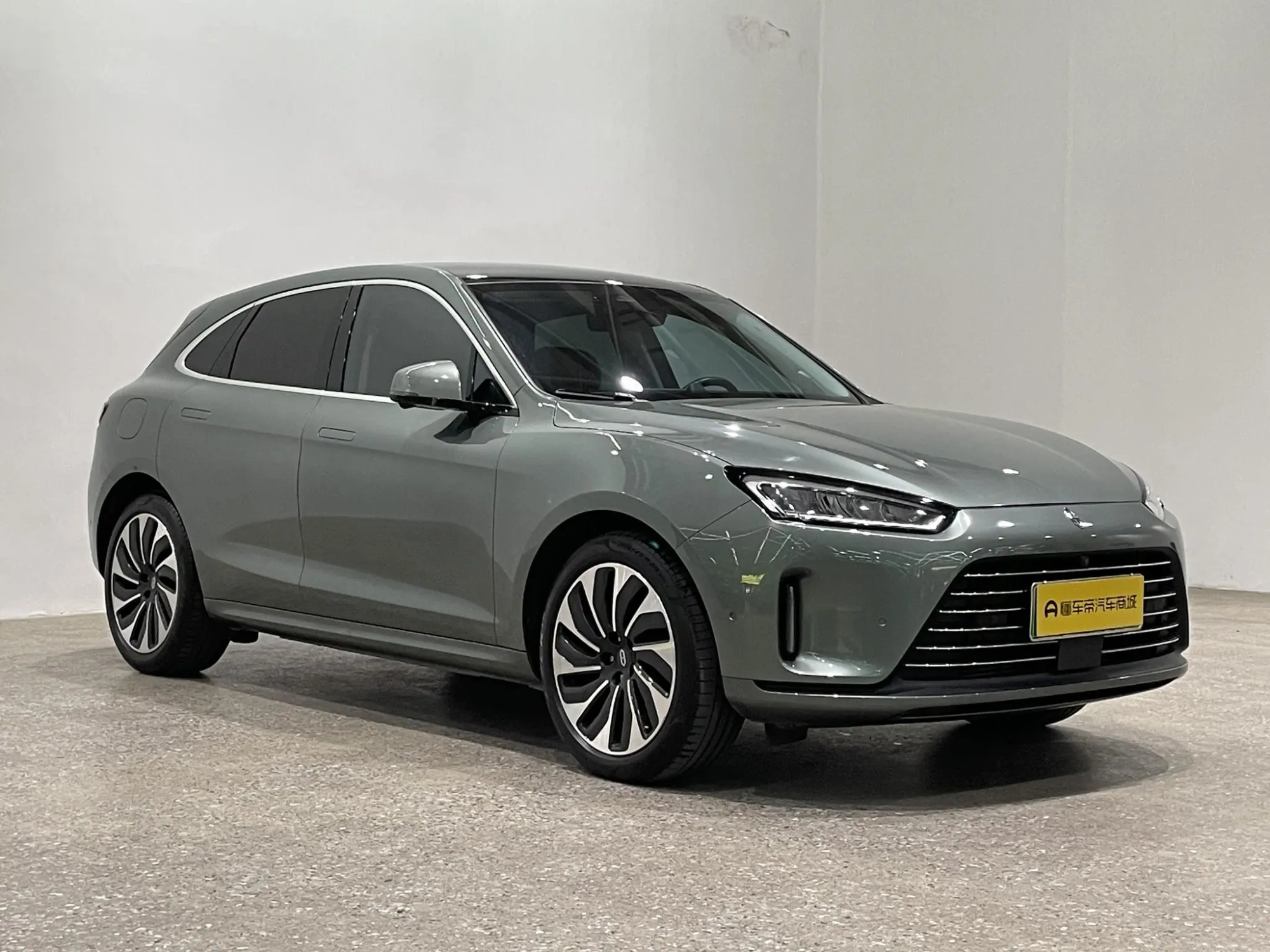 AITO Ask the world M5 Extended range four-wheel drive performance version