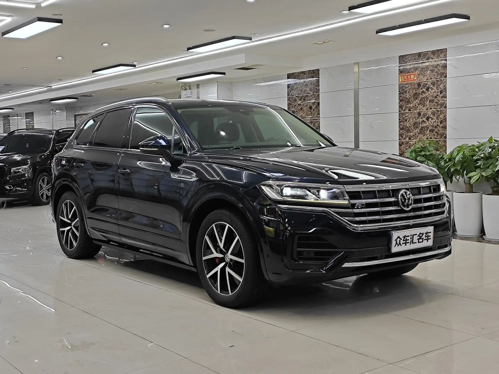 Volkswagen Touareg 3.0 TSI Sharp Front Version Country VI