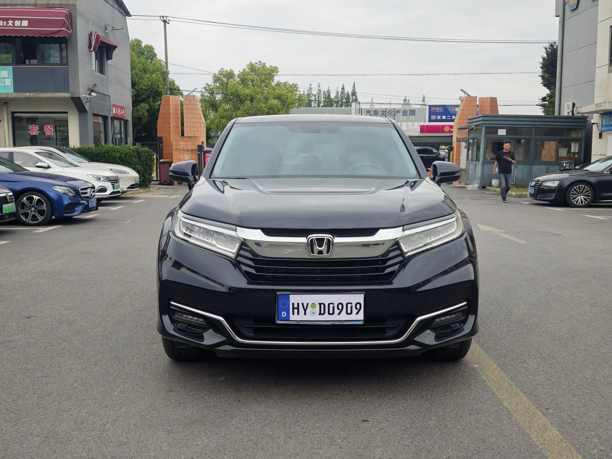 Honda Crown Road 370 TURBO 9AT Deluxe Edition