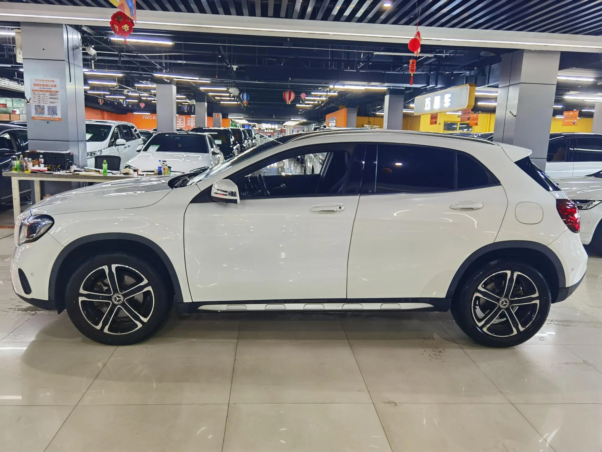 Mercedes-Benz Mercedes-Benz GLA GLA 200 fashion type