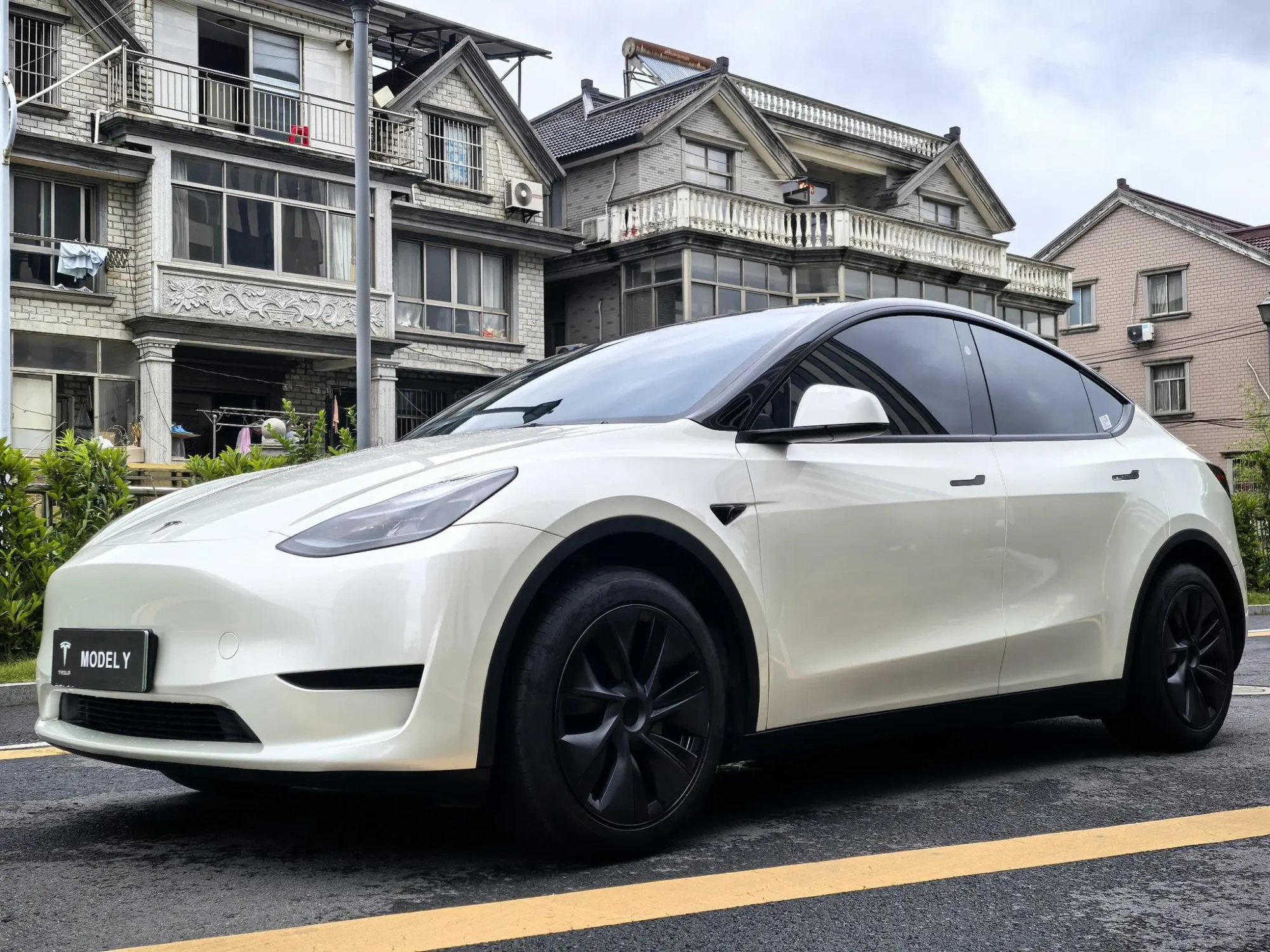 Tesla Model Y Rear-wheel drive version