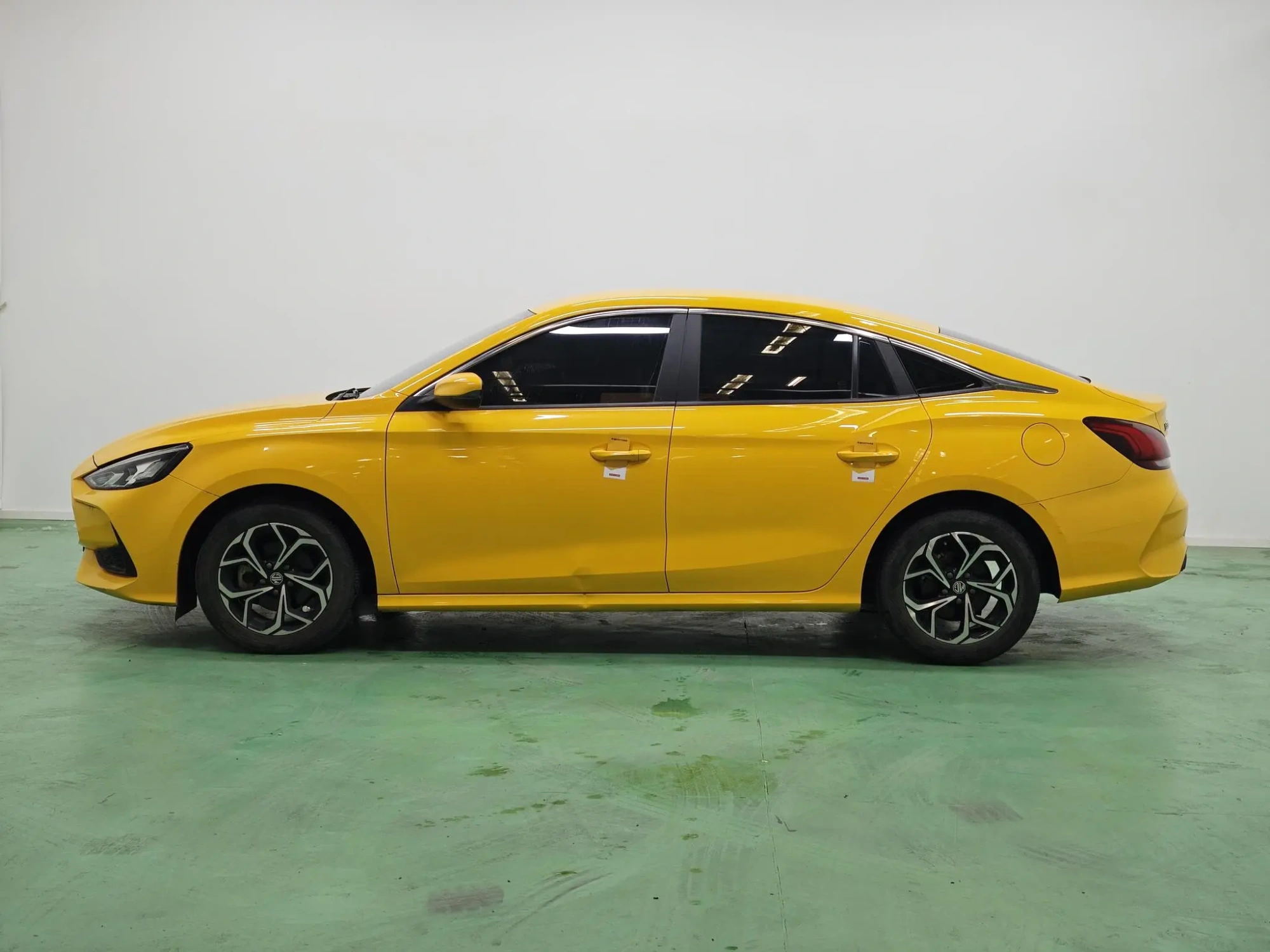 MG MG5 180DVVT CVT Youth Fashion Edition