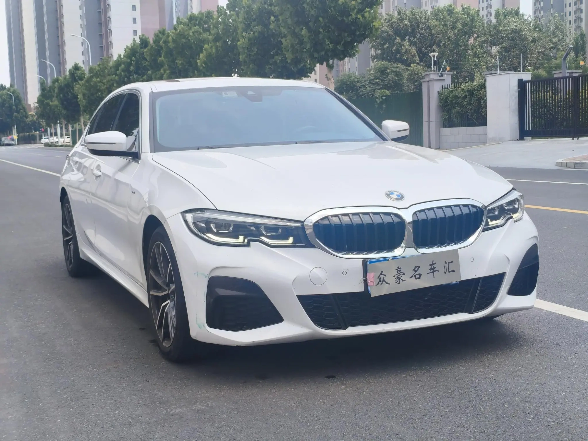 BMW BMW 3 Series Second facelift 325Li M sports suit