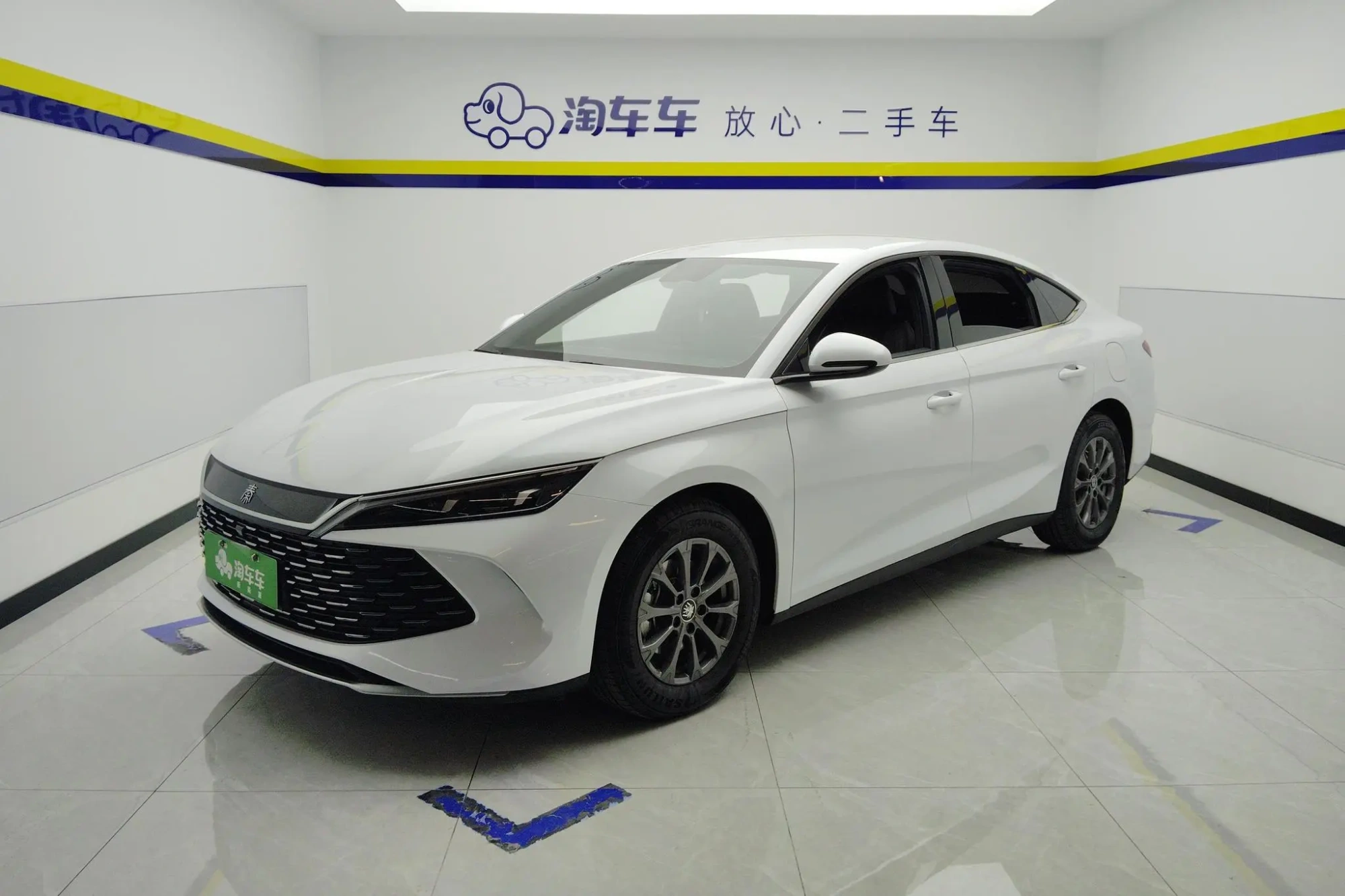 BYD Qin L DM DM-i 80KM leading type