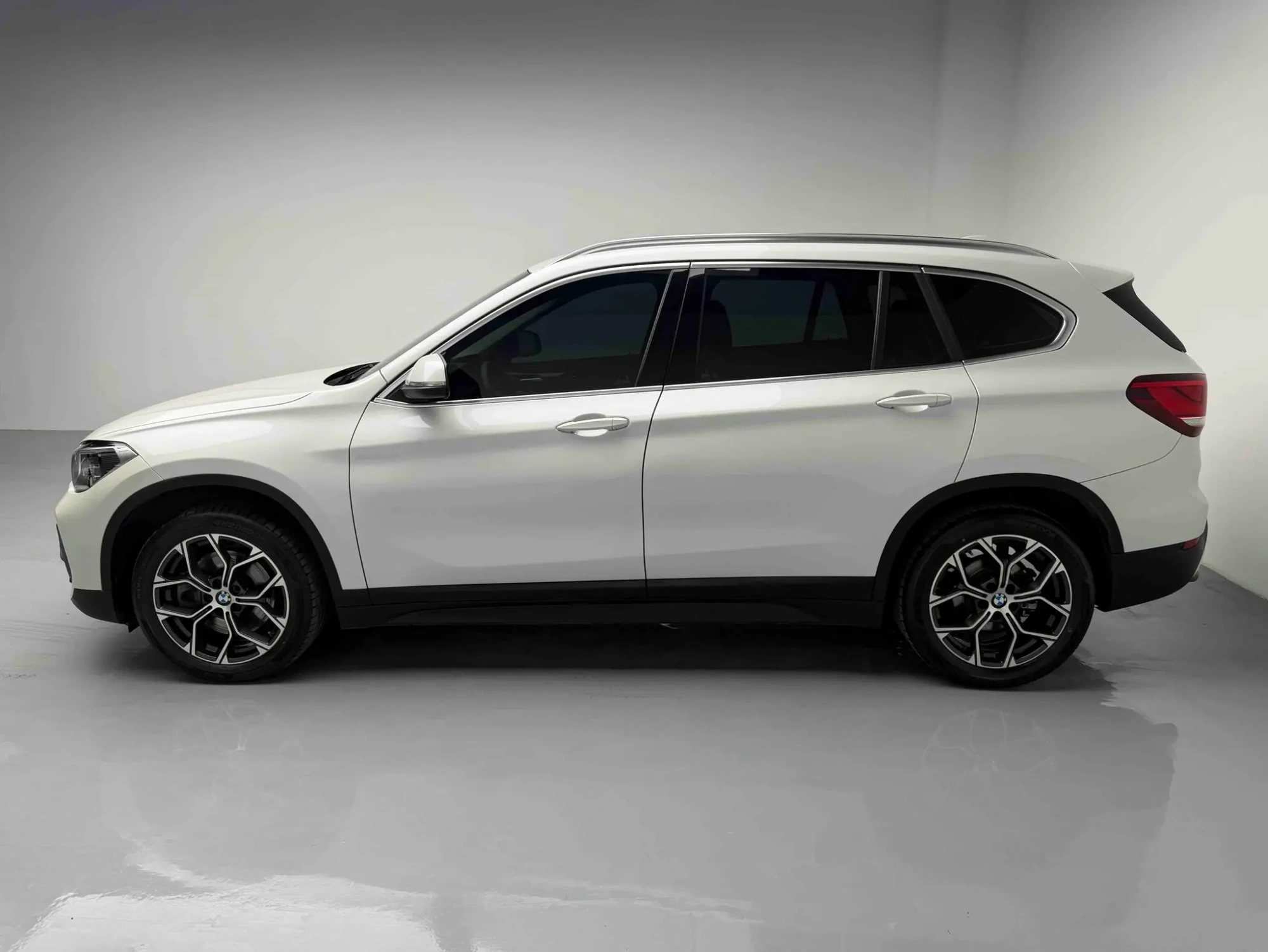 BMW BMW X1 sDrive25Li leading type