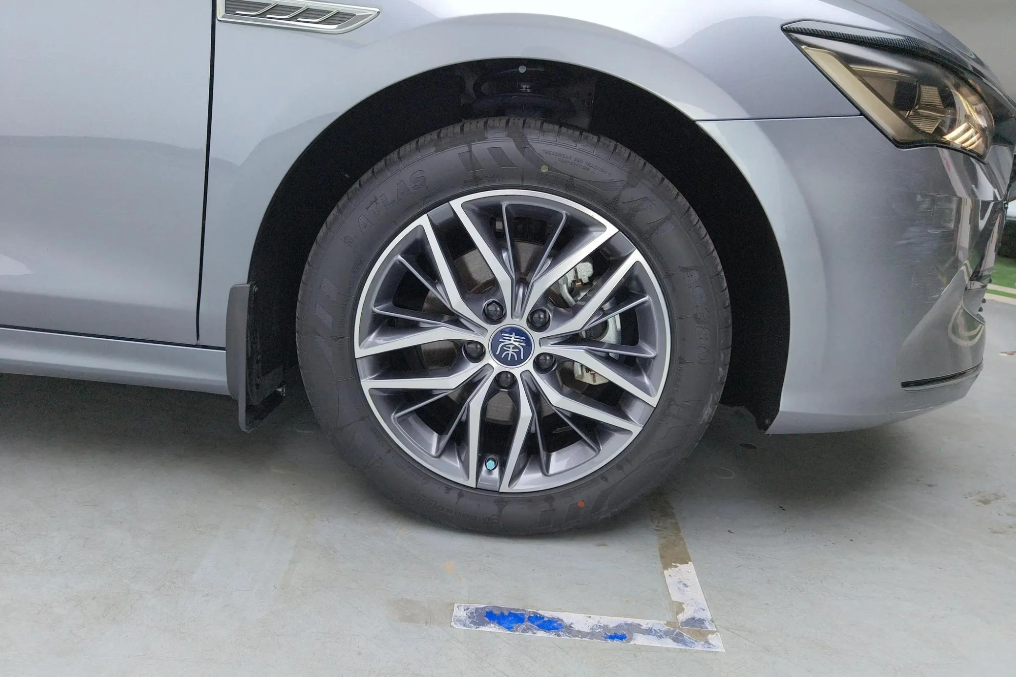 BYD Qin PLUS DM DM-i Champion Edition 120KM Leading Type