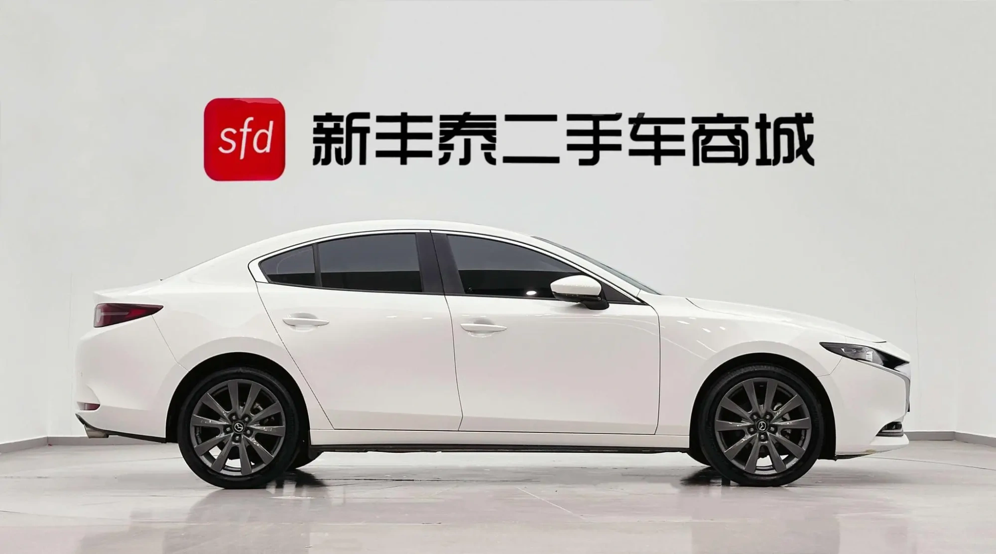 Mazda Mazda 3 Angkesaila 2.0L automatic quality dazzling version
