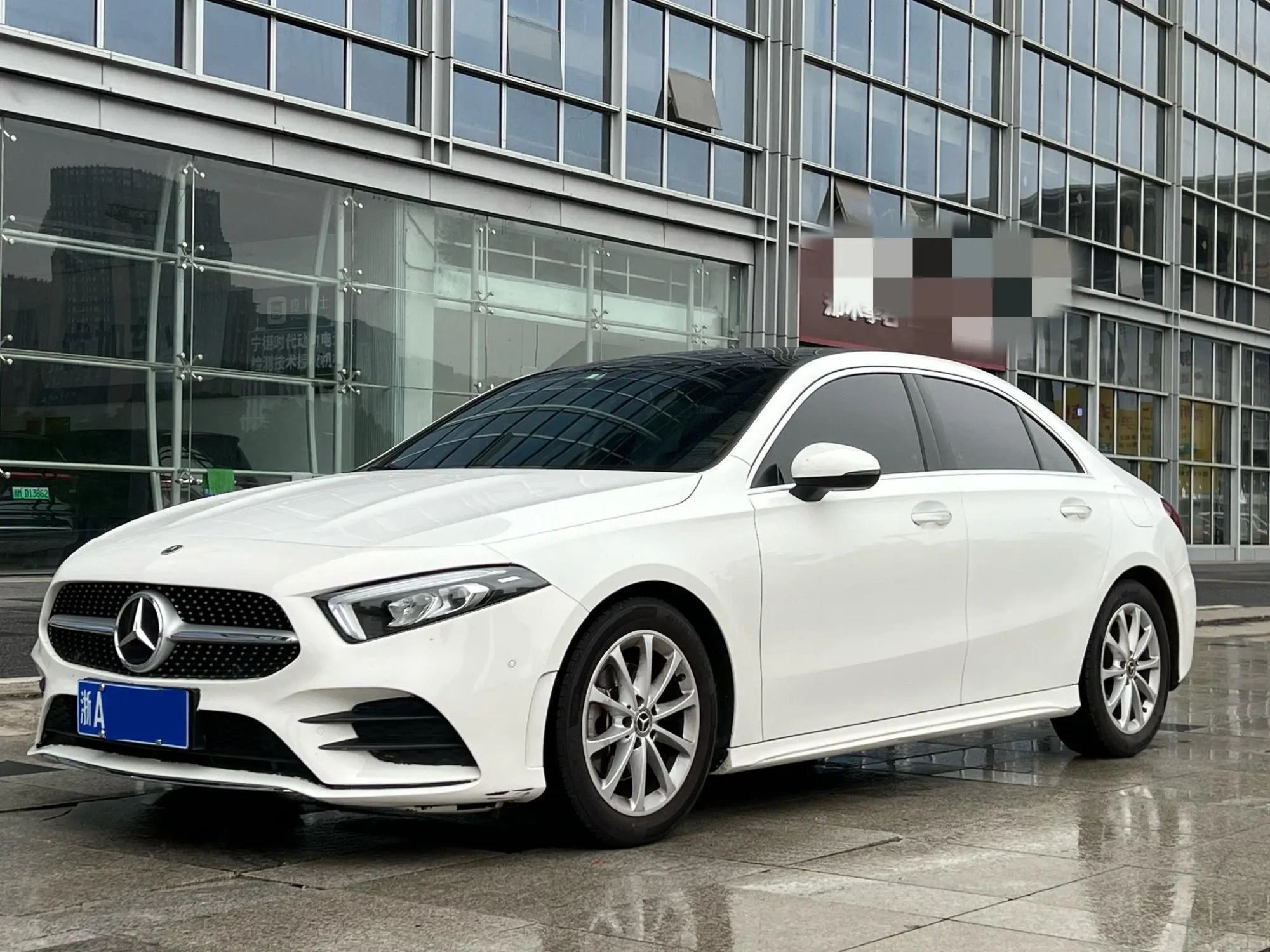 Mercedes-Benz Mercedes-Benz A-class A 200 L sports sedan dynamic Version