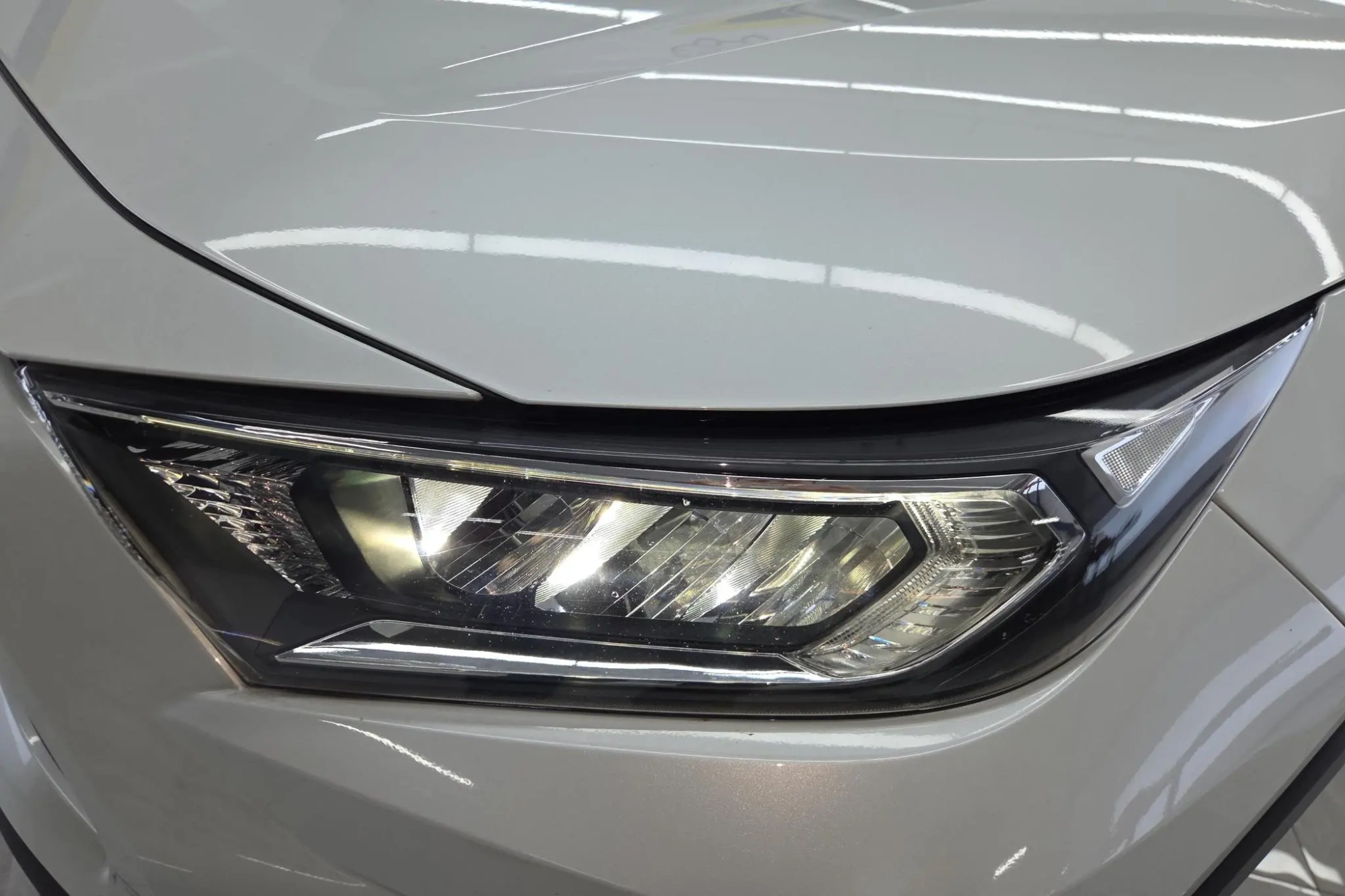 TOYOTA RAV4 Rongfang 2.0L CVT two-wheel drive fashion Plus version