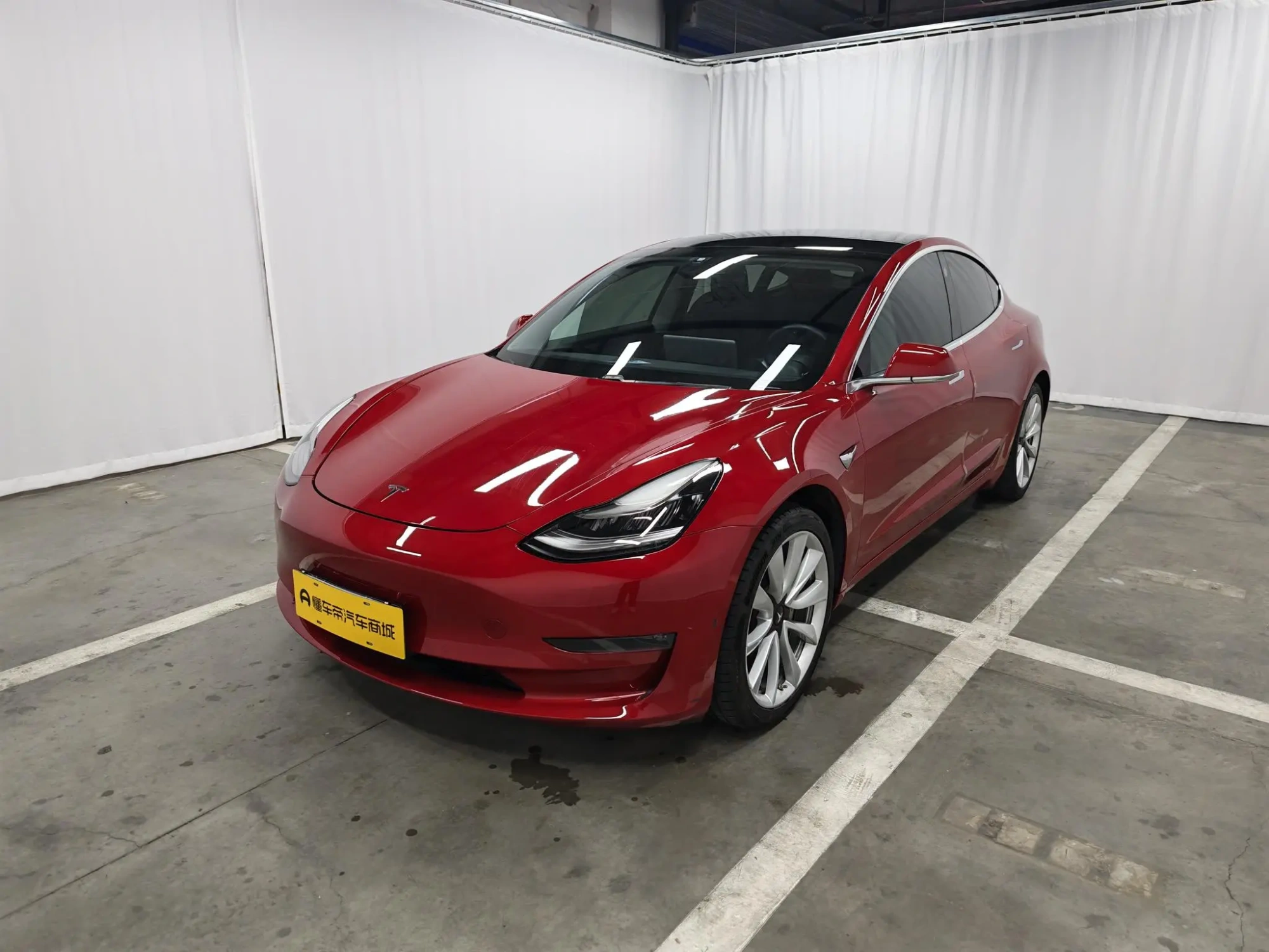 Tesla Model 3 Facelift, long battery life, rear-wheel drive version