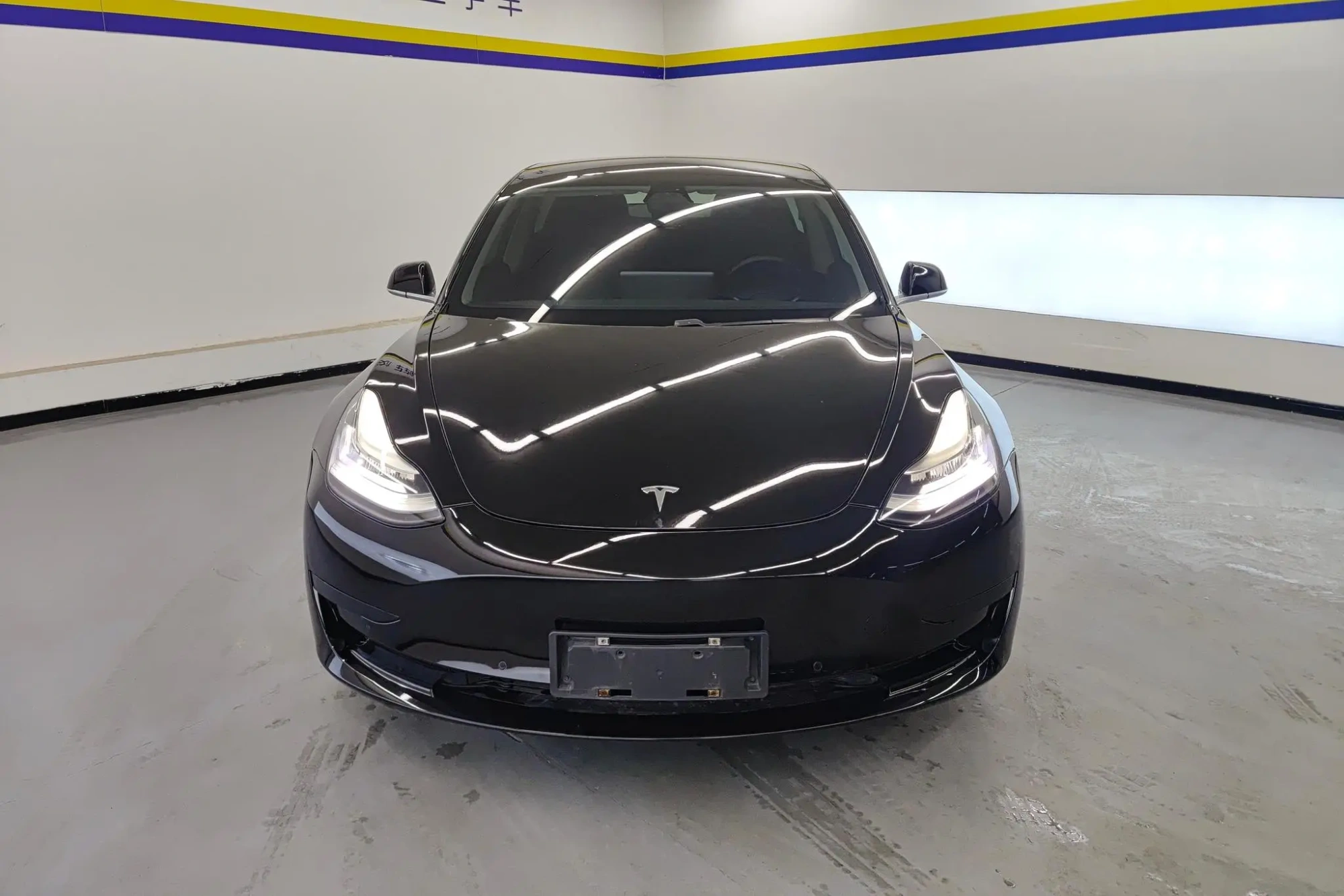 Tesla Model 3 Upgraded version of standard battery life rear drive