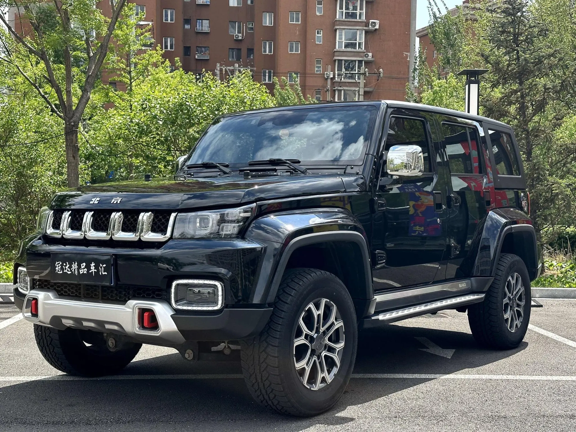 Beijing Beijing off-road BJ40 2.0T automatic four-wheel drive City Hunter edition knight type