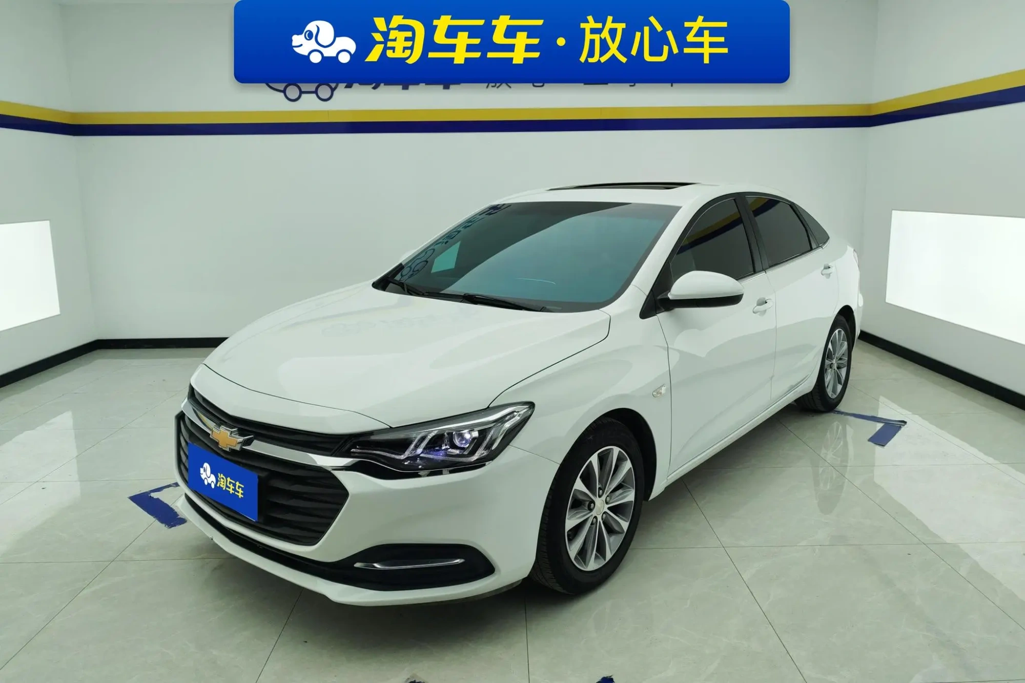Chevrolet Cruze 320 automatic Enjoy Skylight version