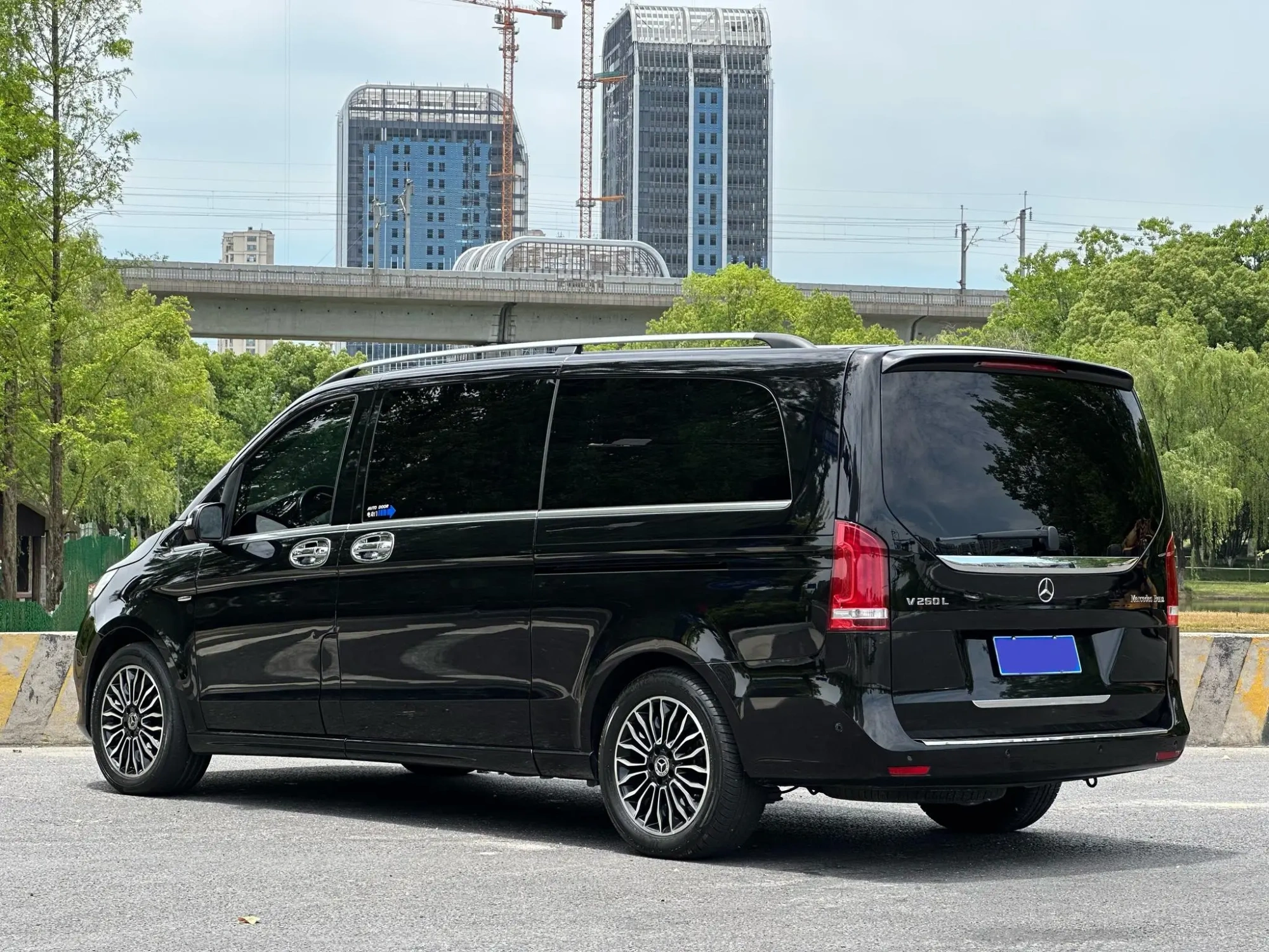 Mercedes-Benz Mercedes-Benz V-class V 260 L Premium Extended Version Country VI