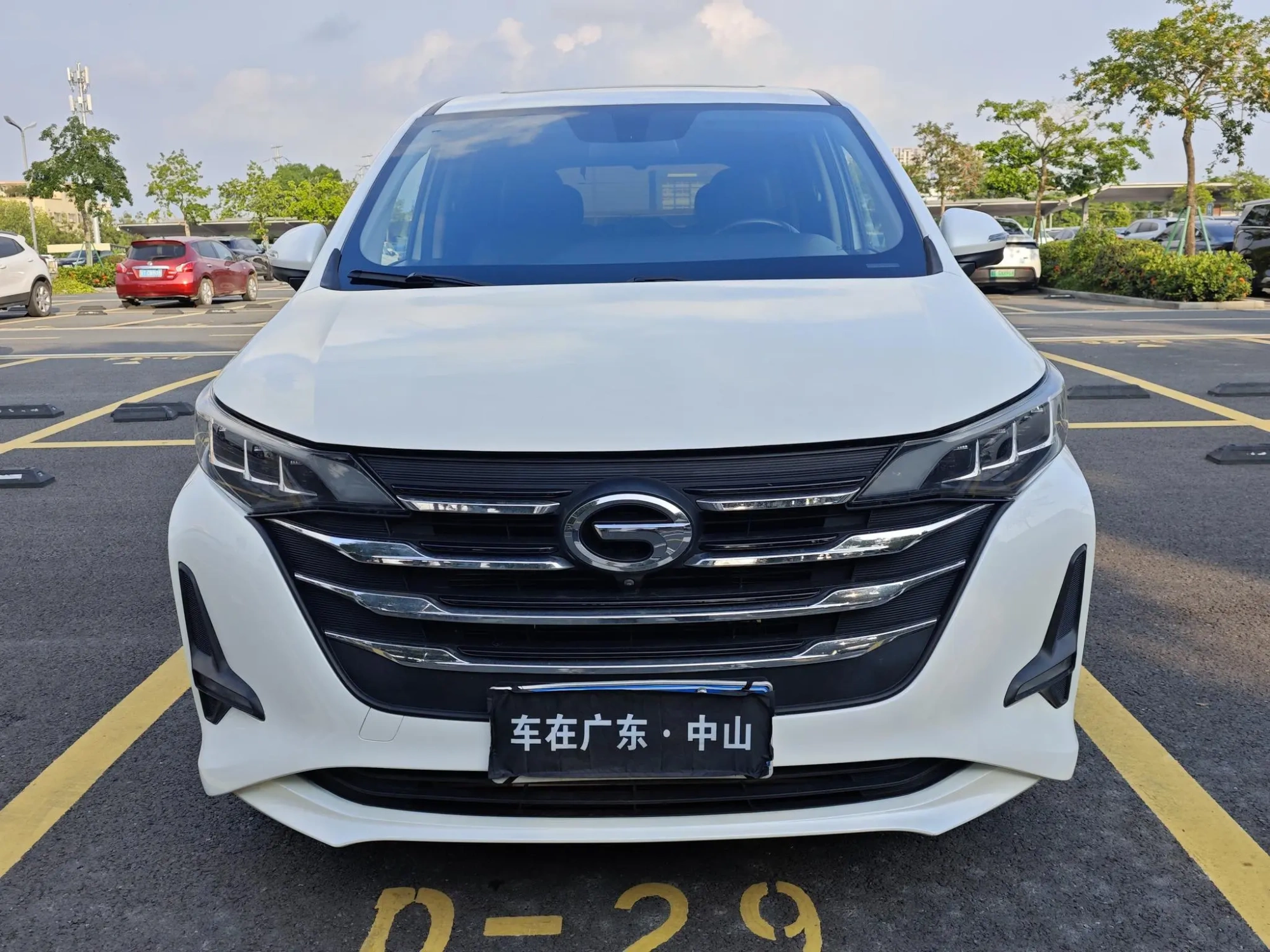 GAC Trumpchi M6 270T automatic Premium Edition 7-seater Country V