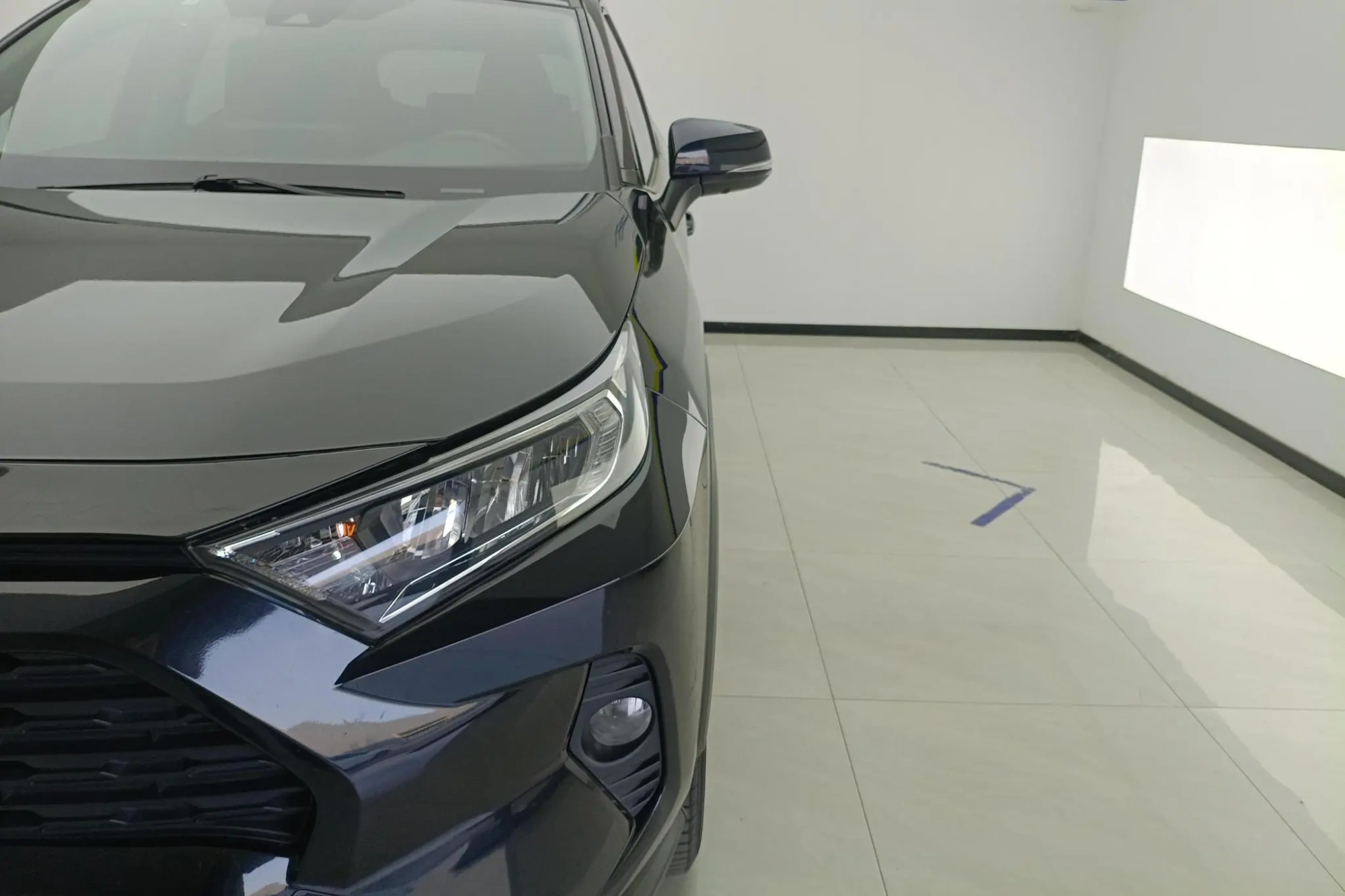 TOYOTA RAV4 Rongfang 2.0L CVT four-wheel drive fashion Plus version
