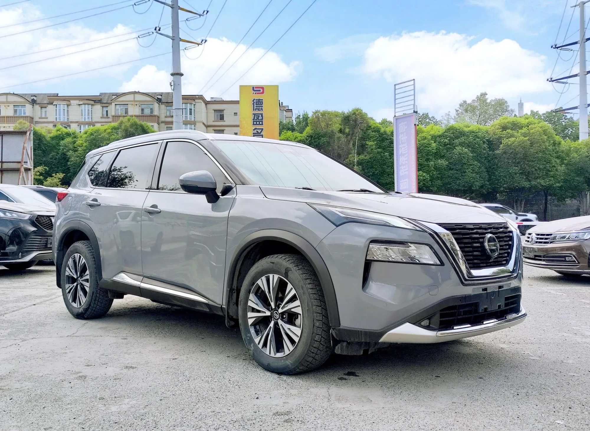 Nissan Qijun VC-Turbo 300 CVT 4WD Premium Edition 7 Seats