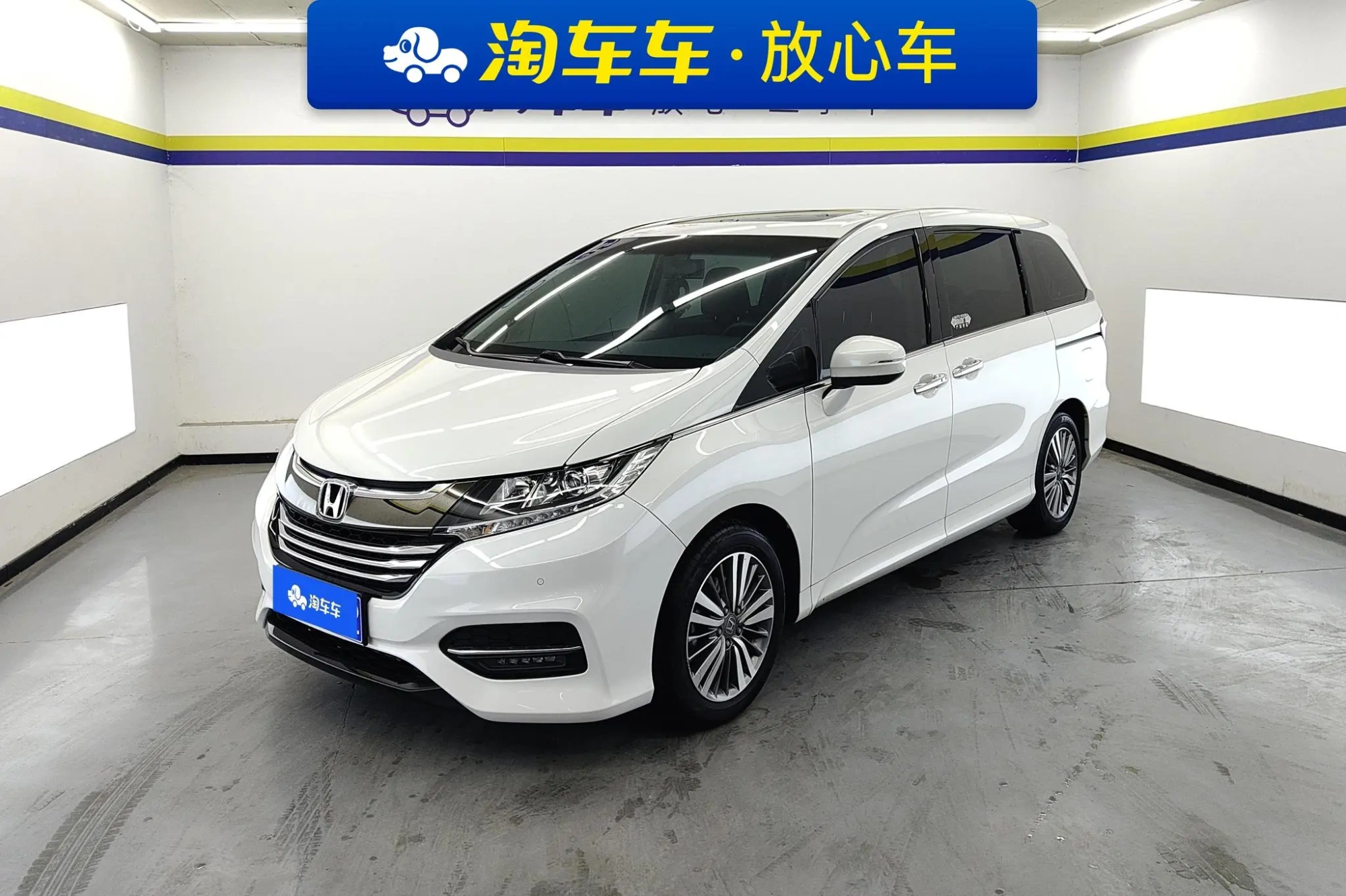 Honda Odyssey 2.4L Deluxe Edition