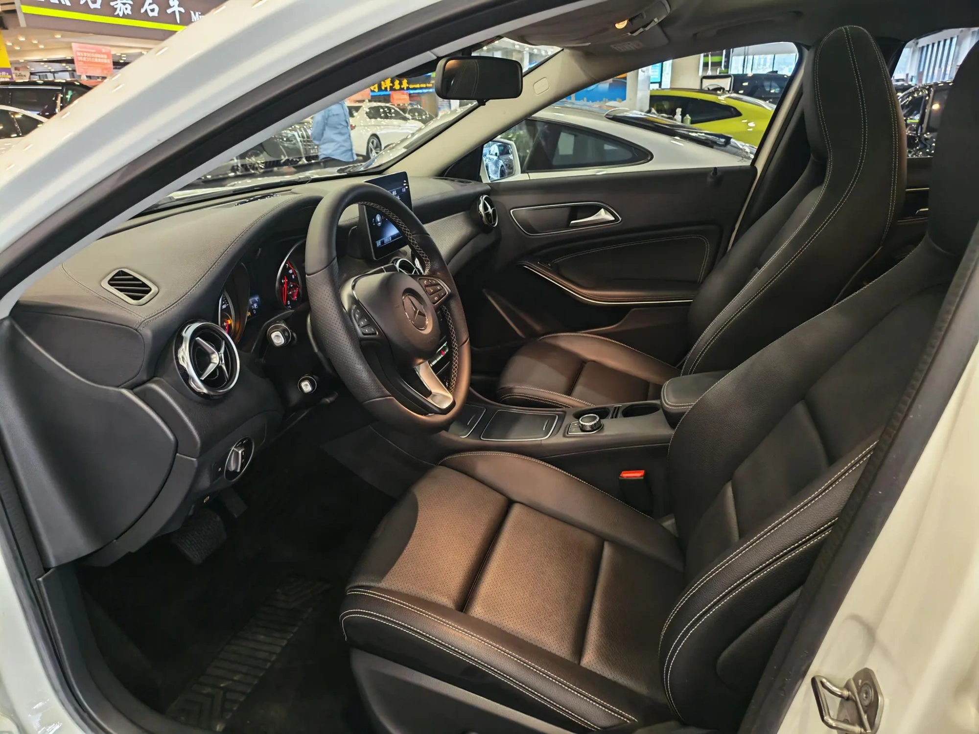 Mercedes-Benz Mercedes-Benz GLA GLA 200 fashion type