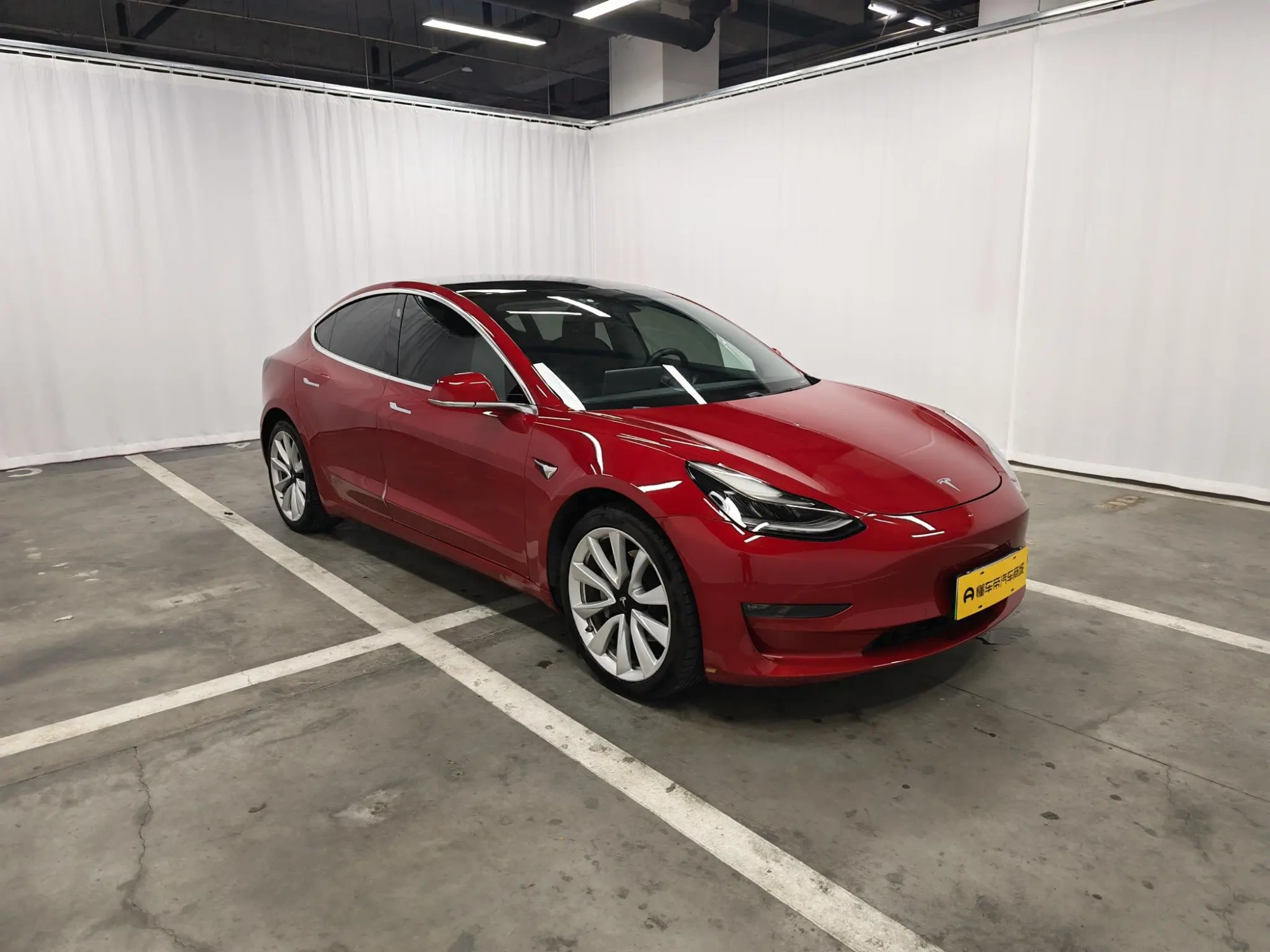 Tesla Model 3 Facelift, long battery life, rear-wheel drive version