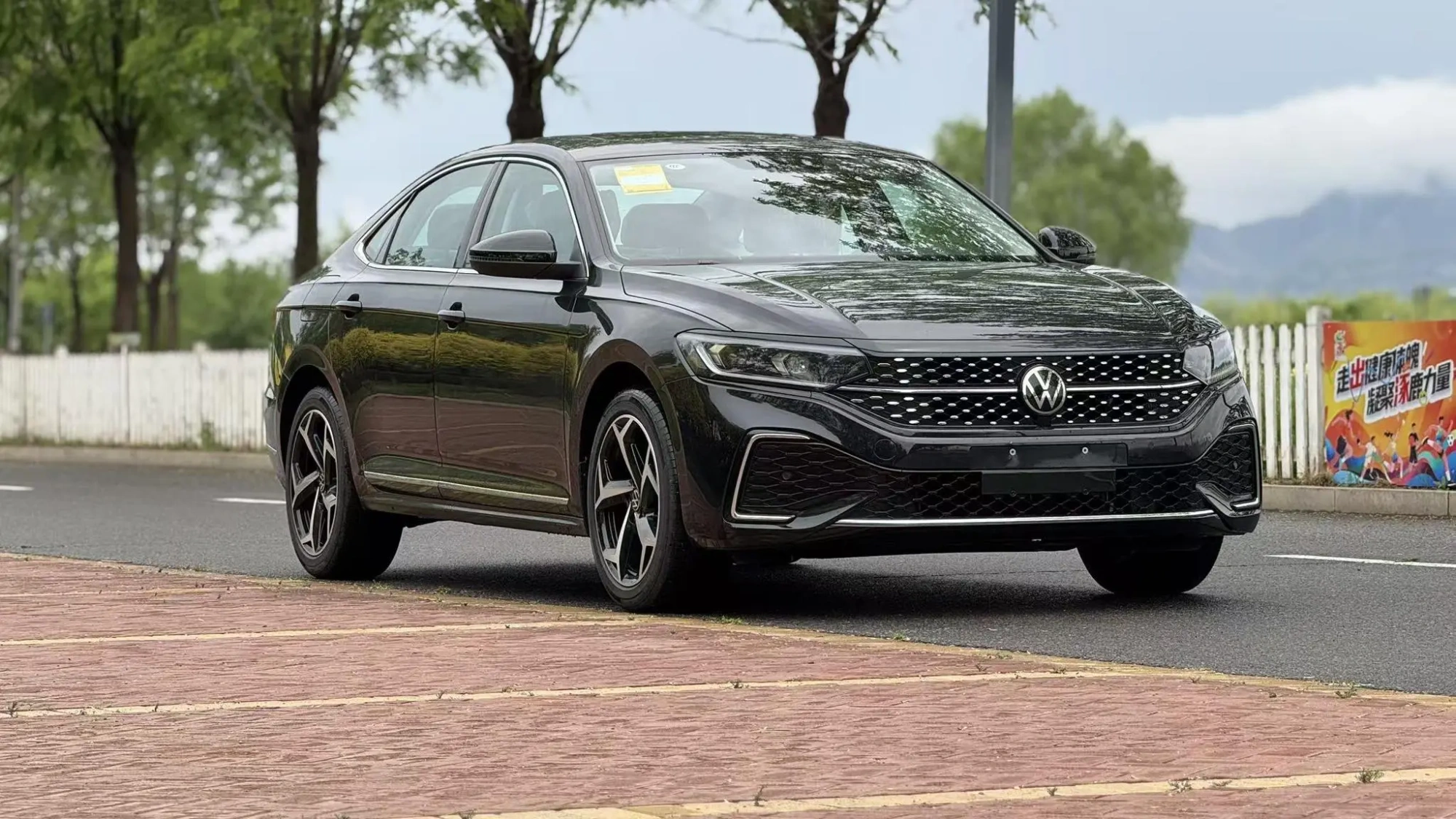 Volkswagen Passat Outstanding 330TSI Starry Sky Elite Edition