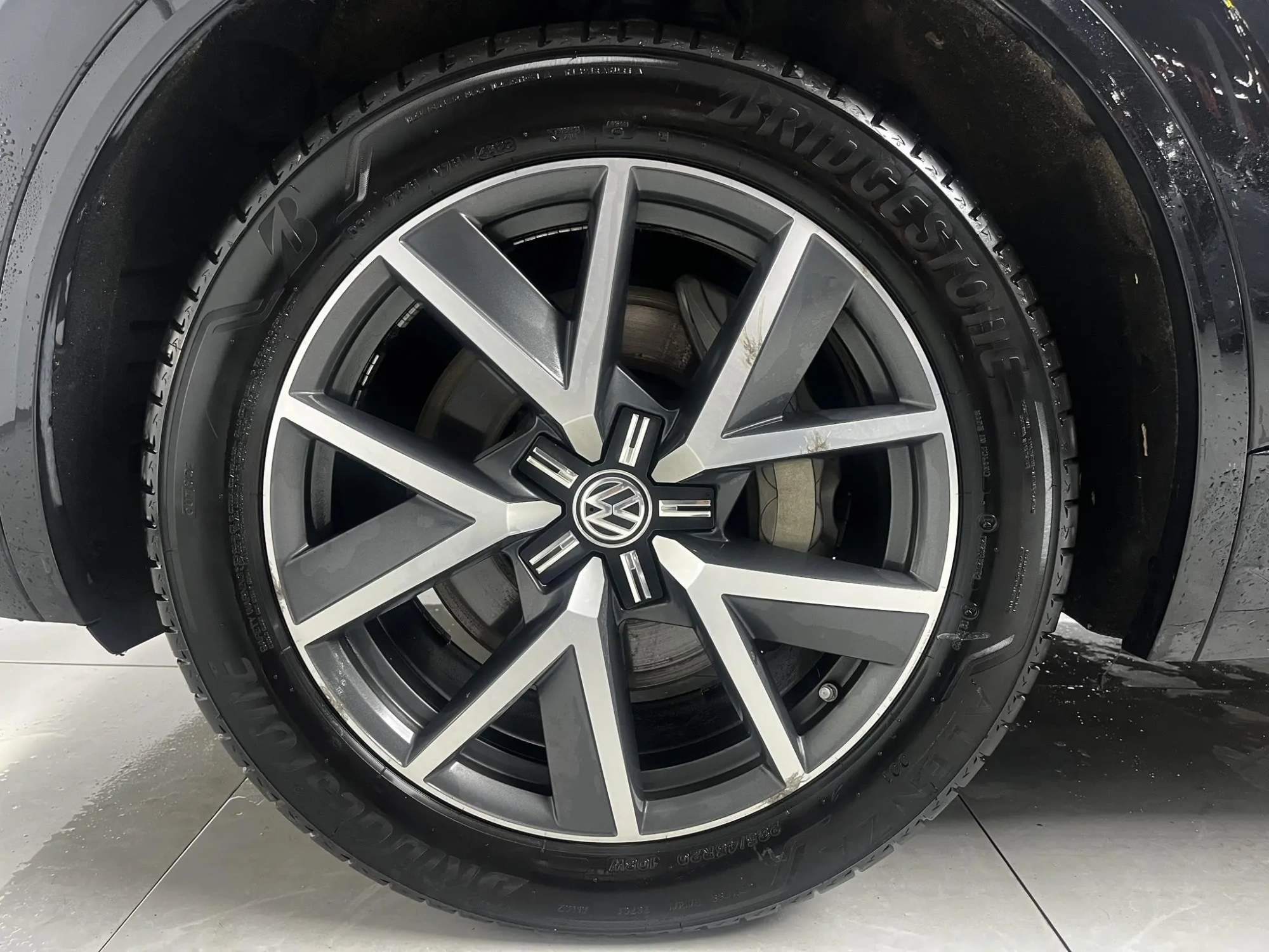 Volkswagen Touareg 3.0 TSI Sharp Front Version Country V