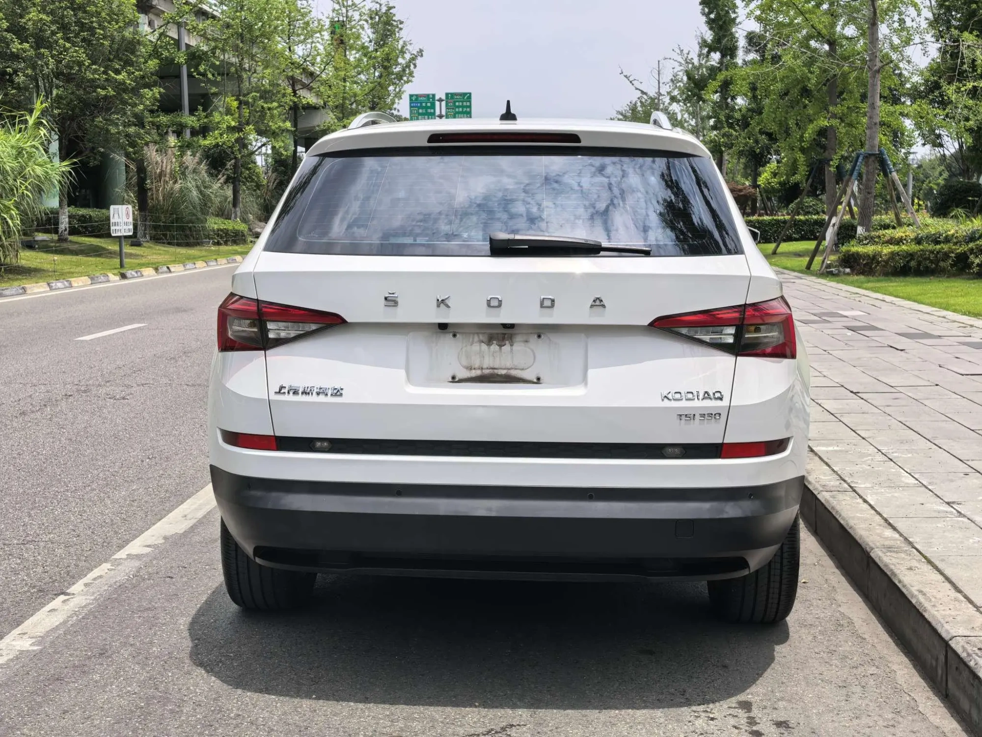 Skoda Kodiak Facelifted ZI330 5-seater two-wheel drive comfort version country VI