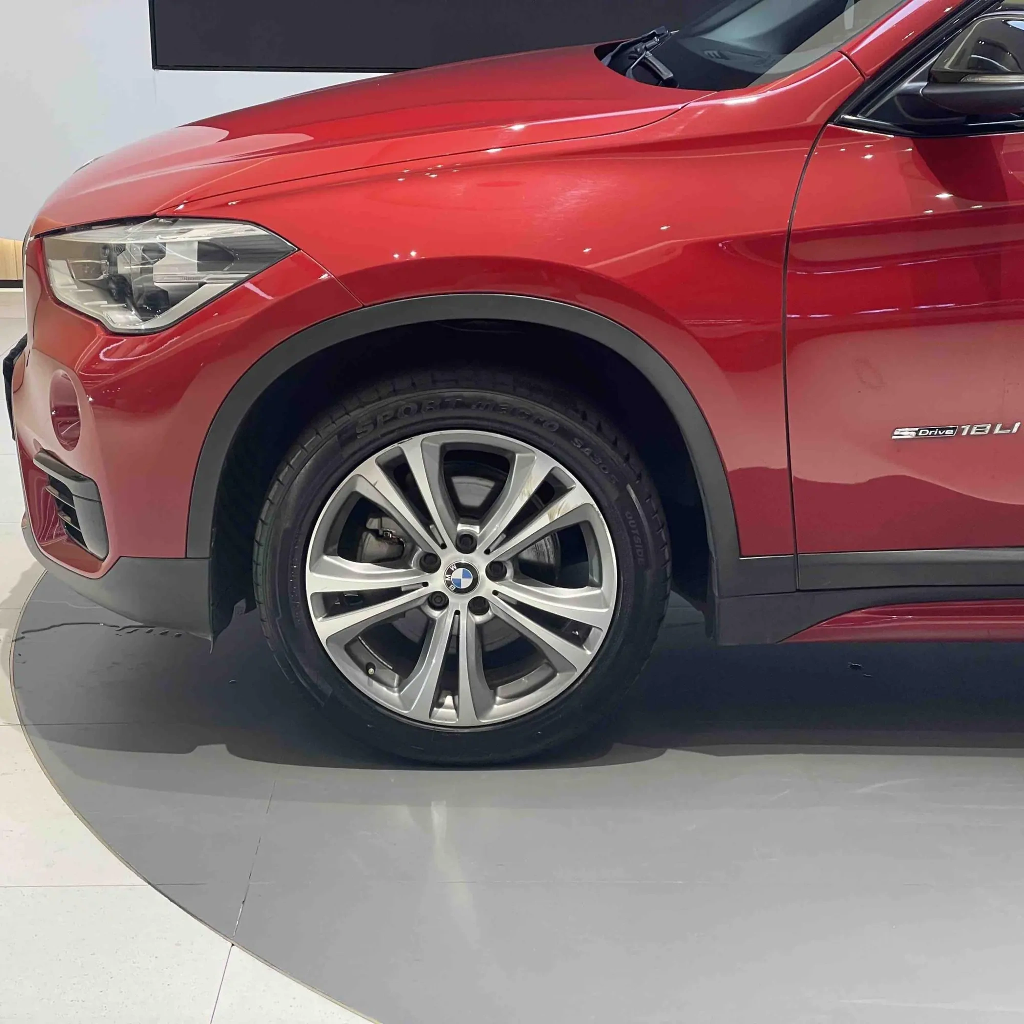 BMW BMW X1 sDrive18Li Exclusive type