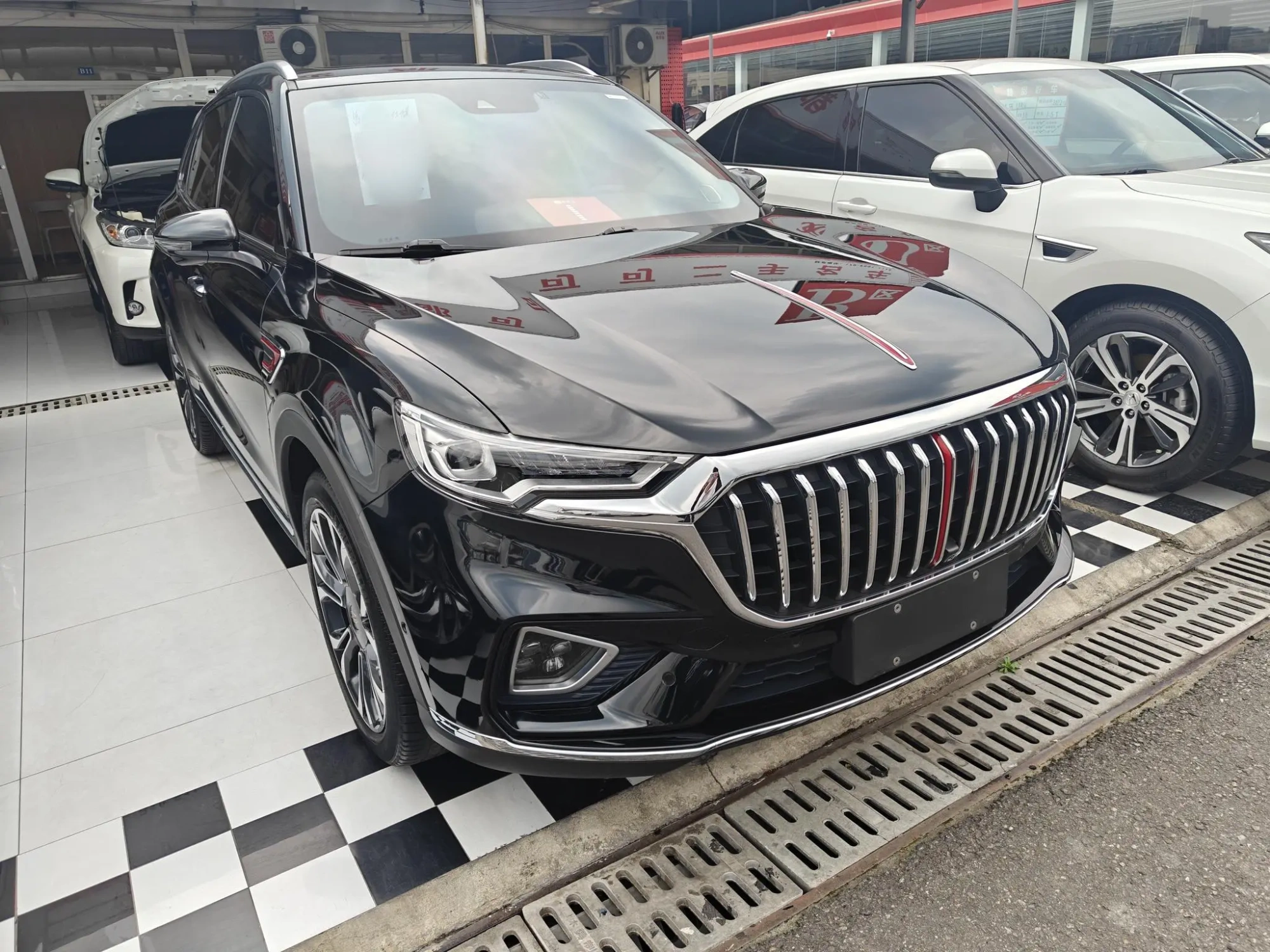 Hongqi Hongqi HS5 2.0T Zhilian flag collar four-wheel drive version