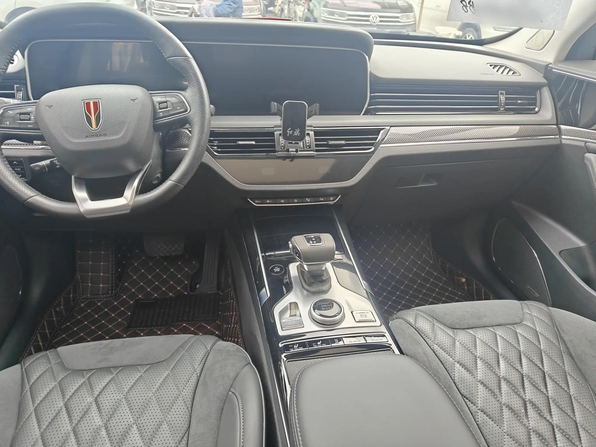 Hongqi Hongqi HS5 2.0T Zhilian flag collar four-wheel drive version