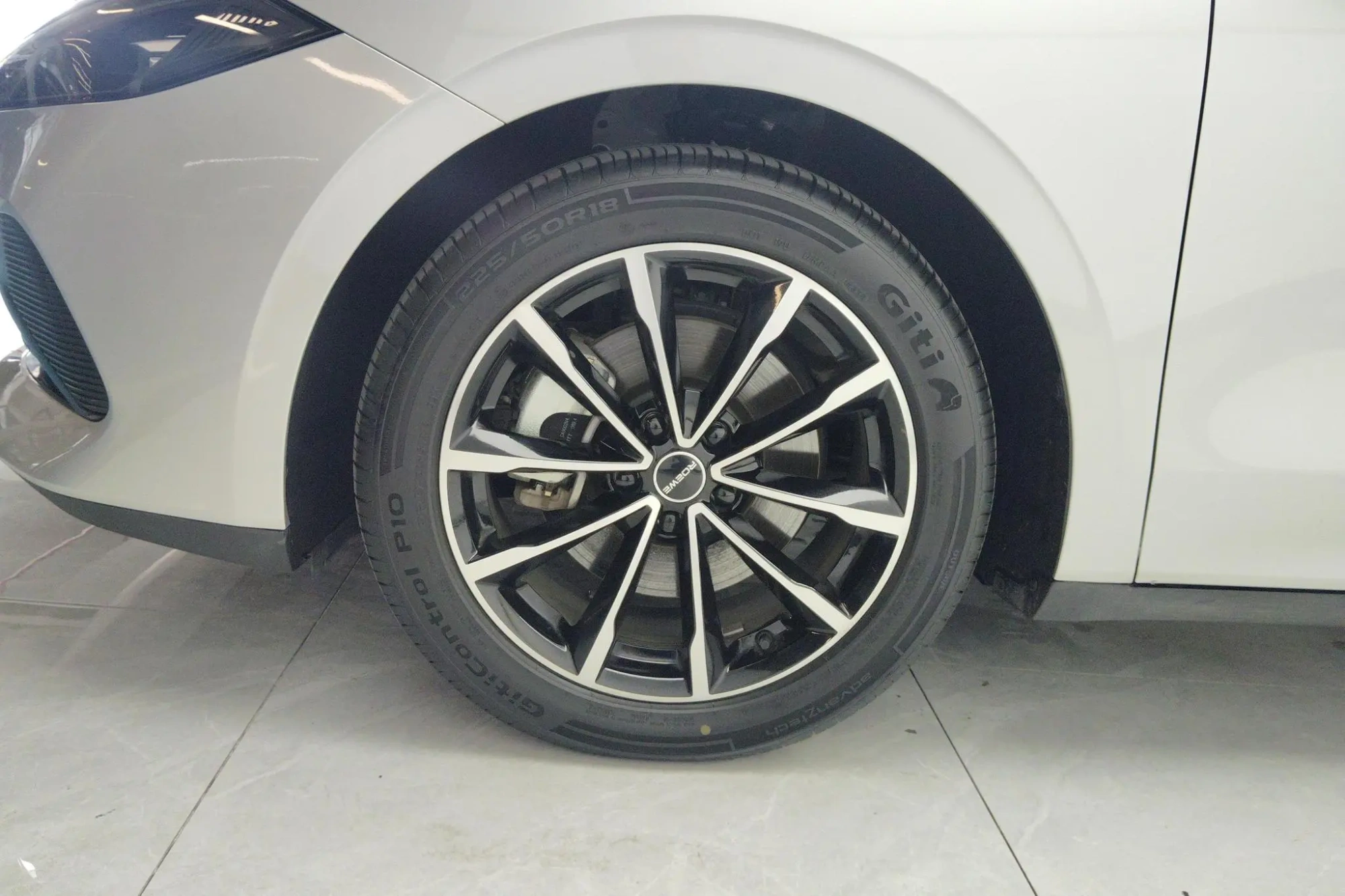 Roewe Roewe D7 DMH 125 World Championship Edition