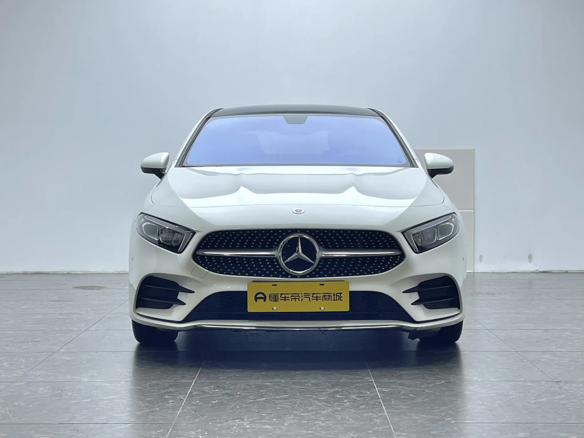Mercedes-Benz Mercedes-Benz A-class A 200 L sports sedan fashion Version