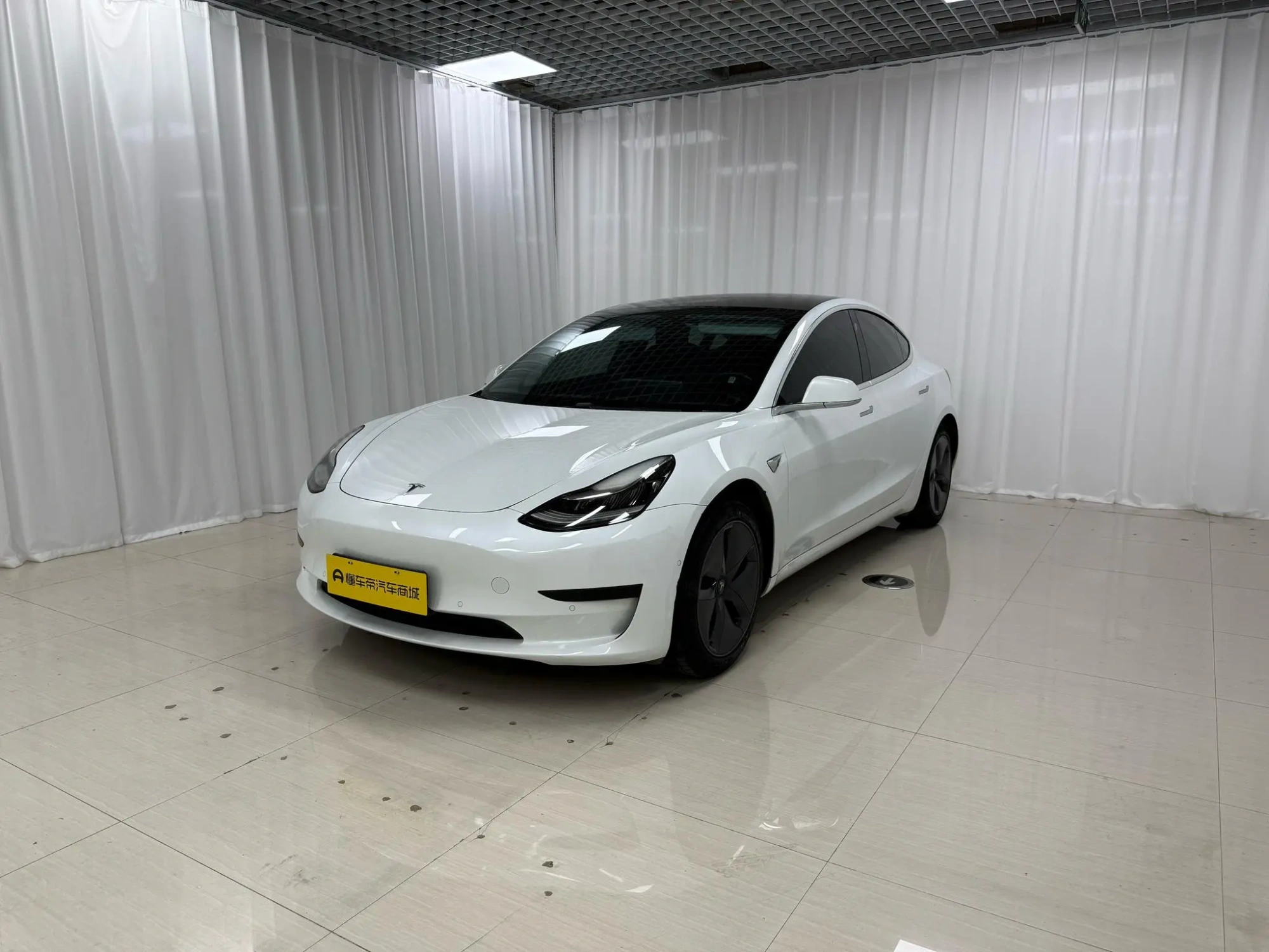 Tesla Model 3 Upgraded version of standard battery life rear drive