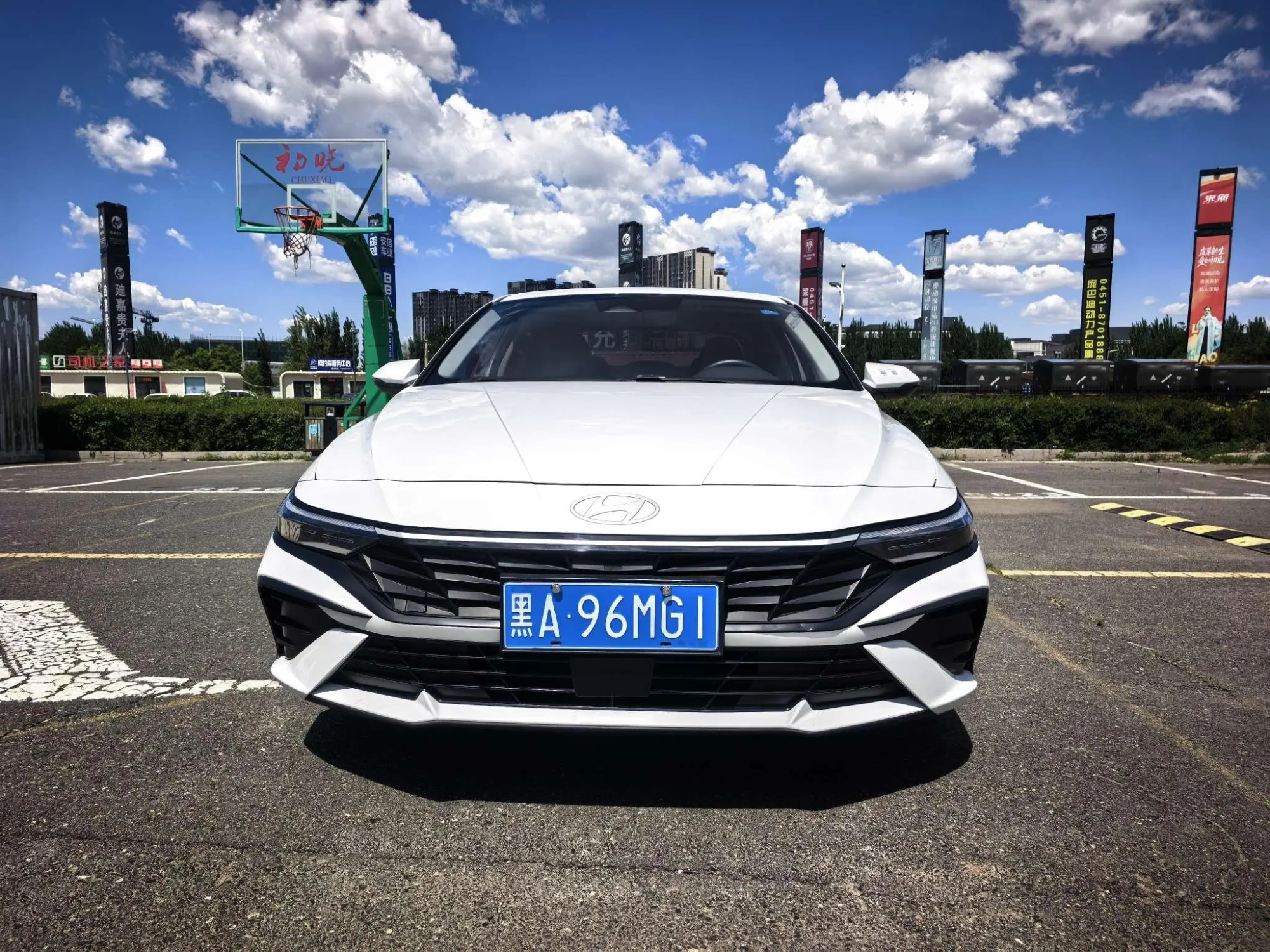 Hyundai Elantra 1.5L CVT LUX Premium Edition