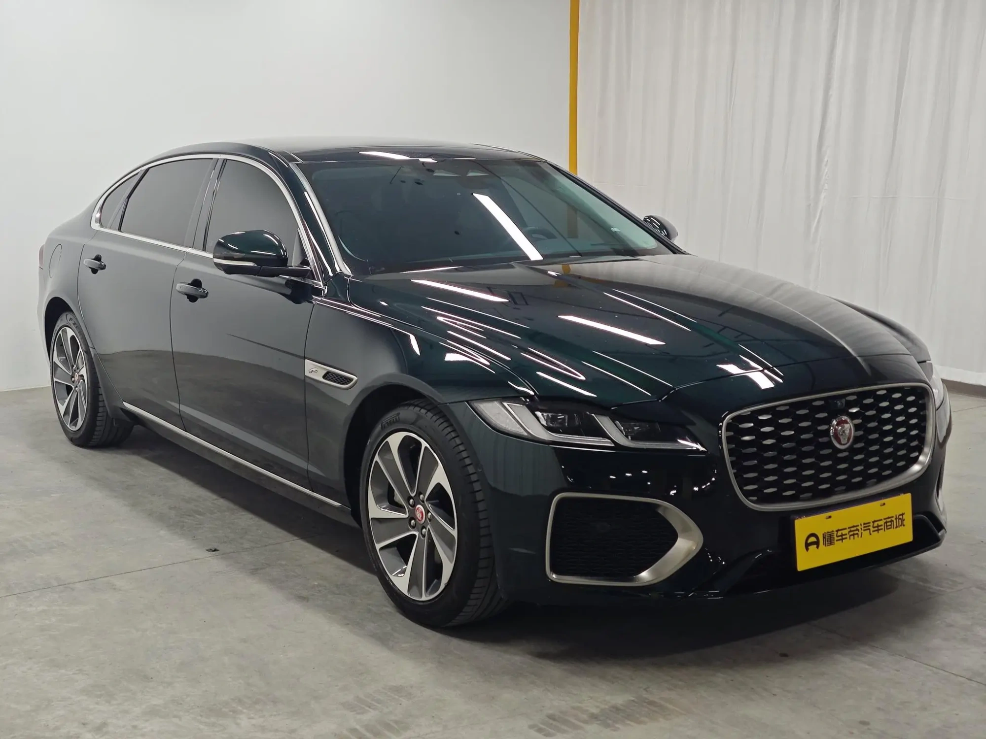 Jaguar Jaguar XFL 2.0T P200 two-wheel drive Elite Deluxe Edition