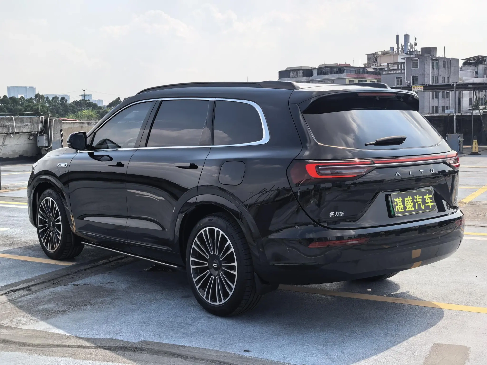 AITO Ask the world M7 Ultra five-seater rear-drive smart driving version