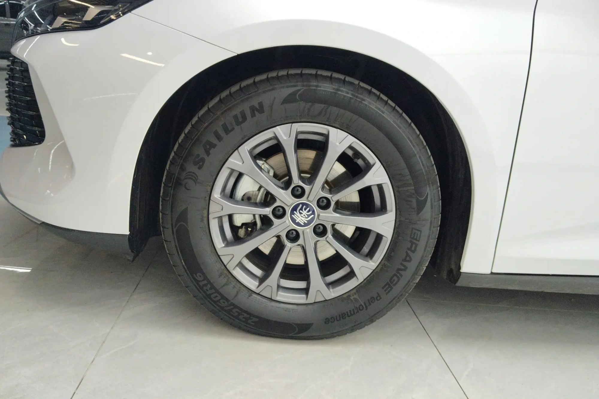 BYD Qin L DM DM-i 80KM leading type