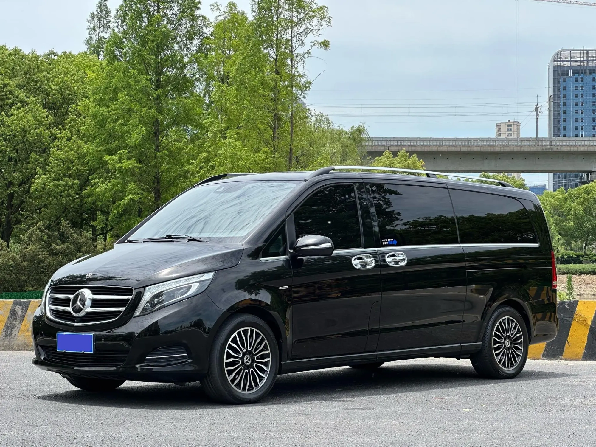 Mercedes-Benz Mercedes-Benz V-class V 260 L Premium Extended Version Country VI