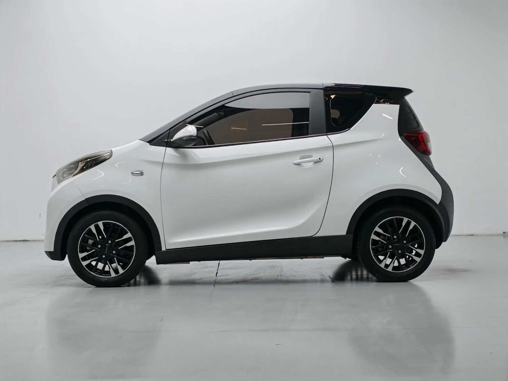 Chery Fulwin Little ant Sweet powder semi-sugar version lithium iron phosphate 30.7 kWh 30kW 301km