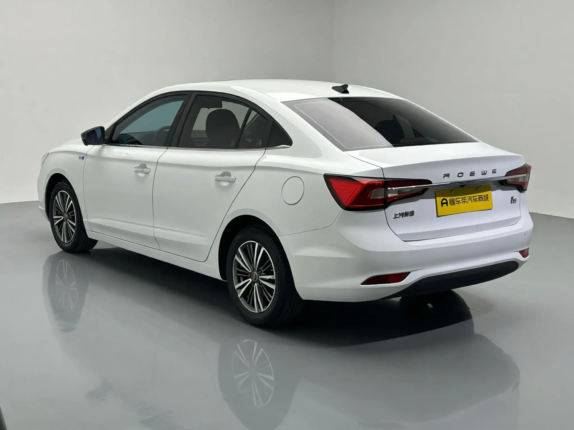 Roewe Roewe i5 1.5L automatic 4G interconnection Langham Place version Country V