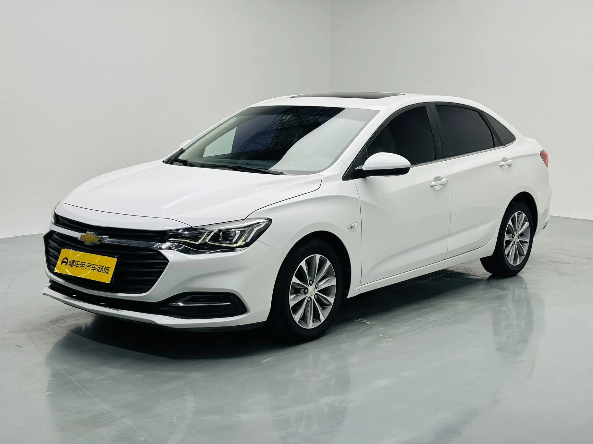Chevrolet Cruze 320 automatic Enjoy Skylight version