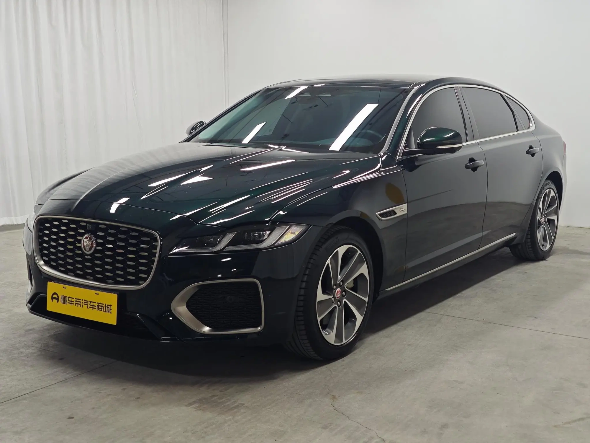 Jaguar Jaguar XFL 2.0T P200 two-wheel drive Elite Deluxe Edition