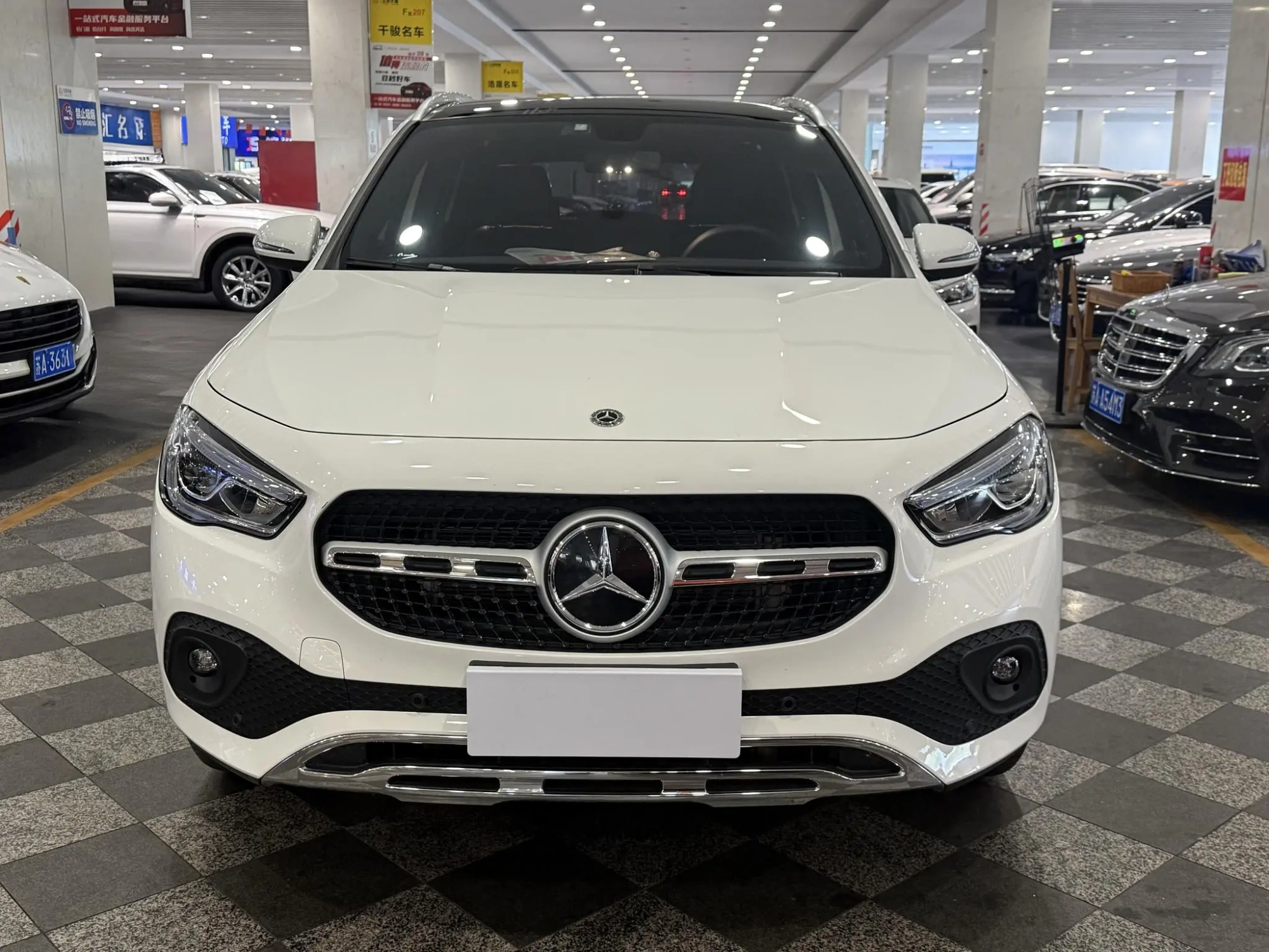 Mercedes-Benz Mercedes-Benz GLA GLA 200